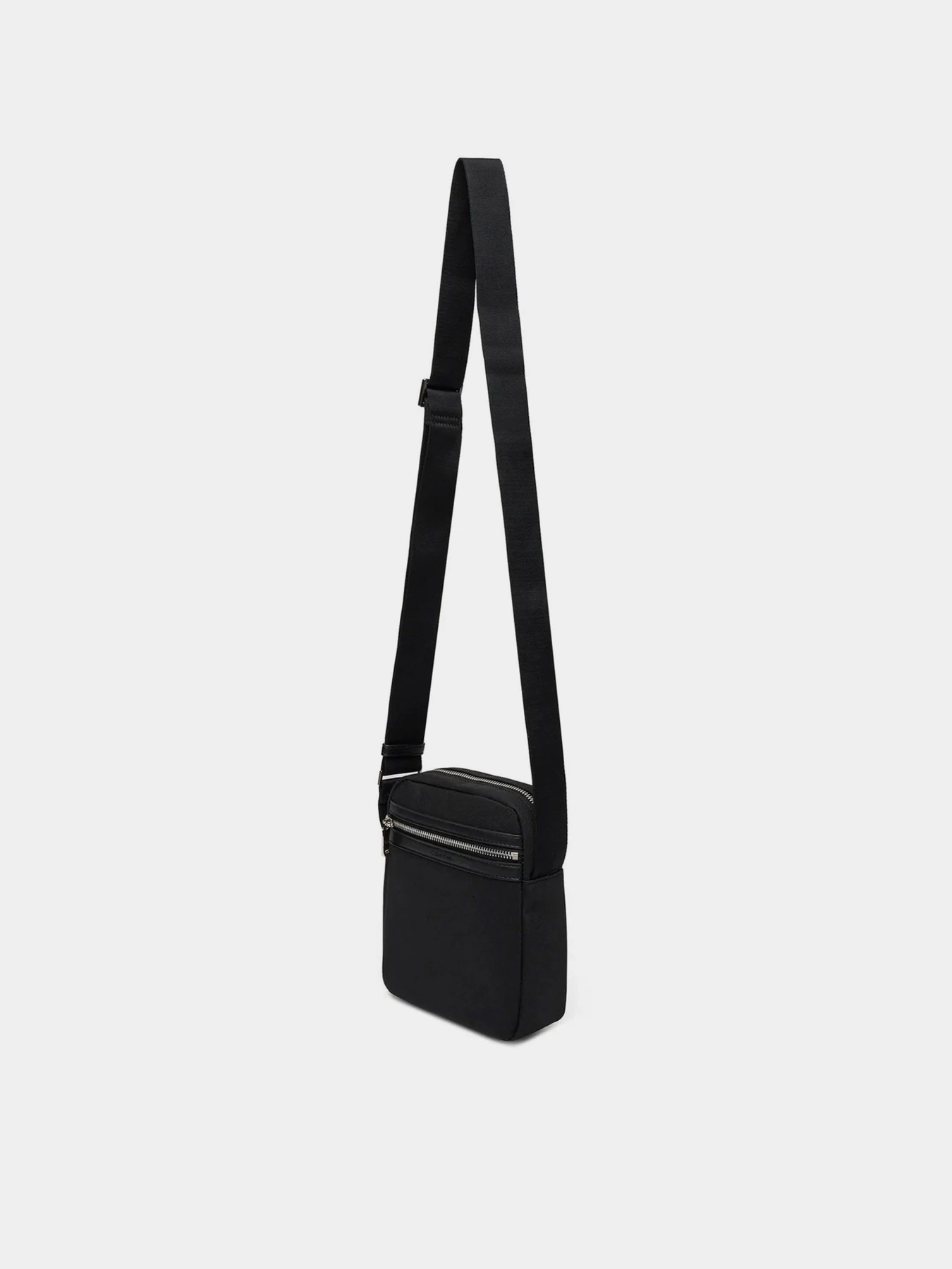 Сумки Calvin Klein модель LV04D3175G-UB1 Сумки Calvin Klein модель LV04D3175G-UB1 Фото