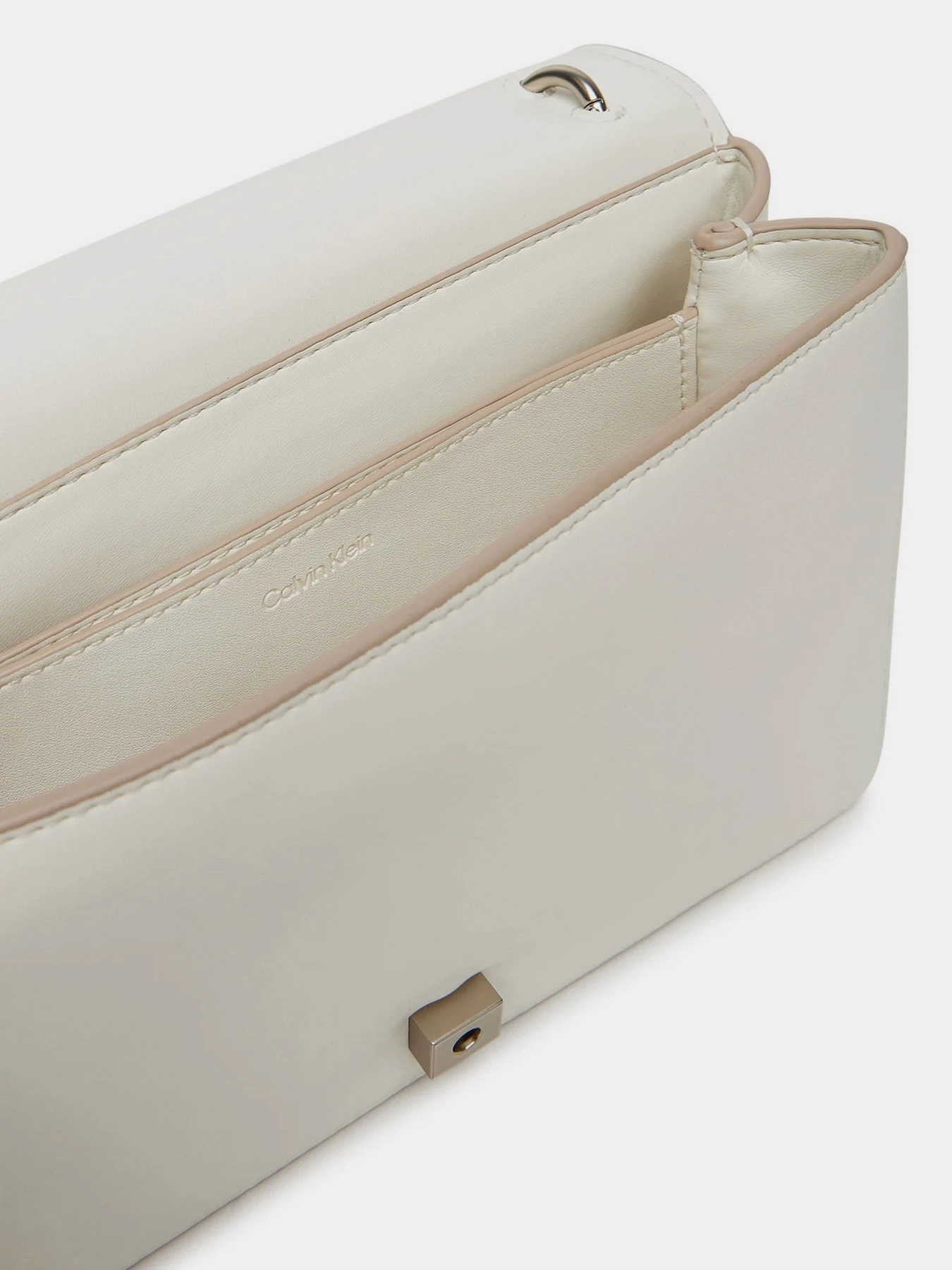 Сумки Calvin Klein модель LV04K3035G-FUP Сумки Calvin Klein модель LV04K3035G-FUP Фото