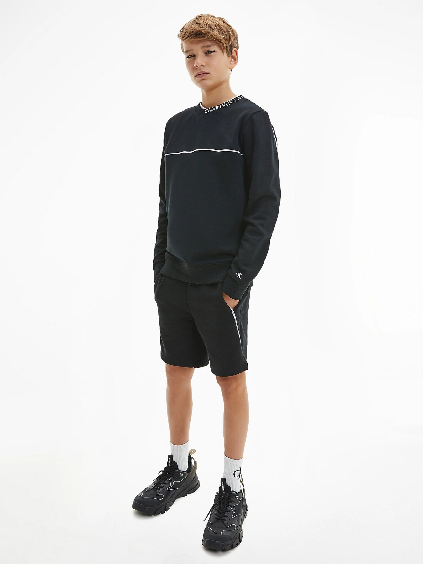Худи и свитшоты Calvin Klein модель IB0IB00676-BEH Худи и свитшоты Calvin Klein модель IB0IB00676-BEH Фото