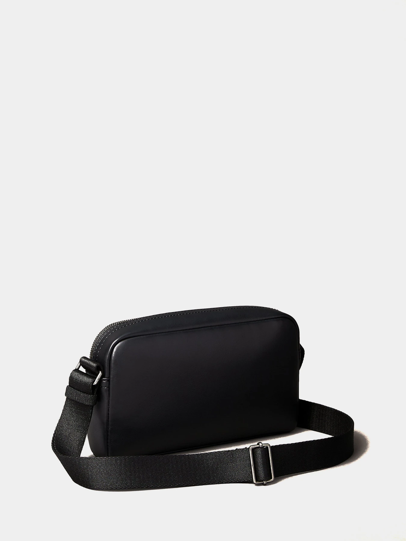 Сумки Calvin Klein модель LV04D3247G-UB1 Сумки Calvin Klein модель LV04D3247G-UB1 Фото