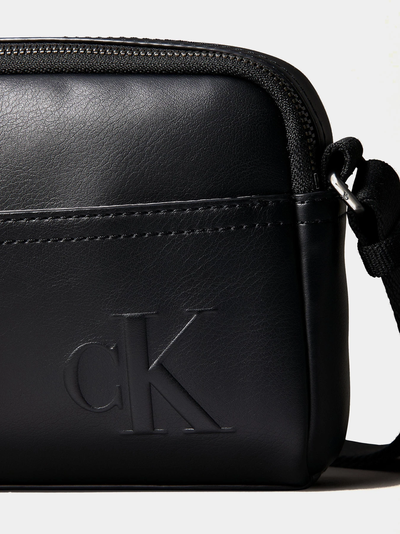 Сумки Calvin Klein модель LV04D3247G-UB1 Сумки Calvin Klein модель LV04D3247G-UB1 Фото