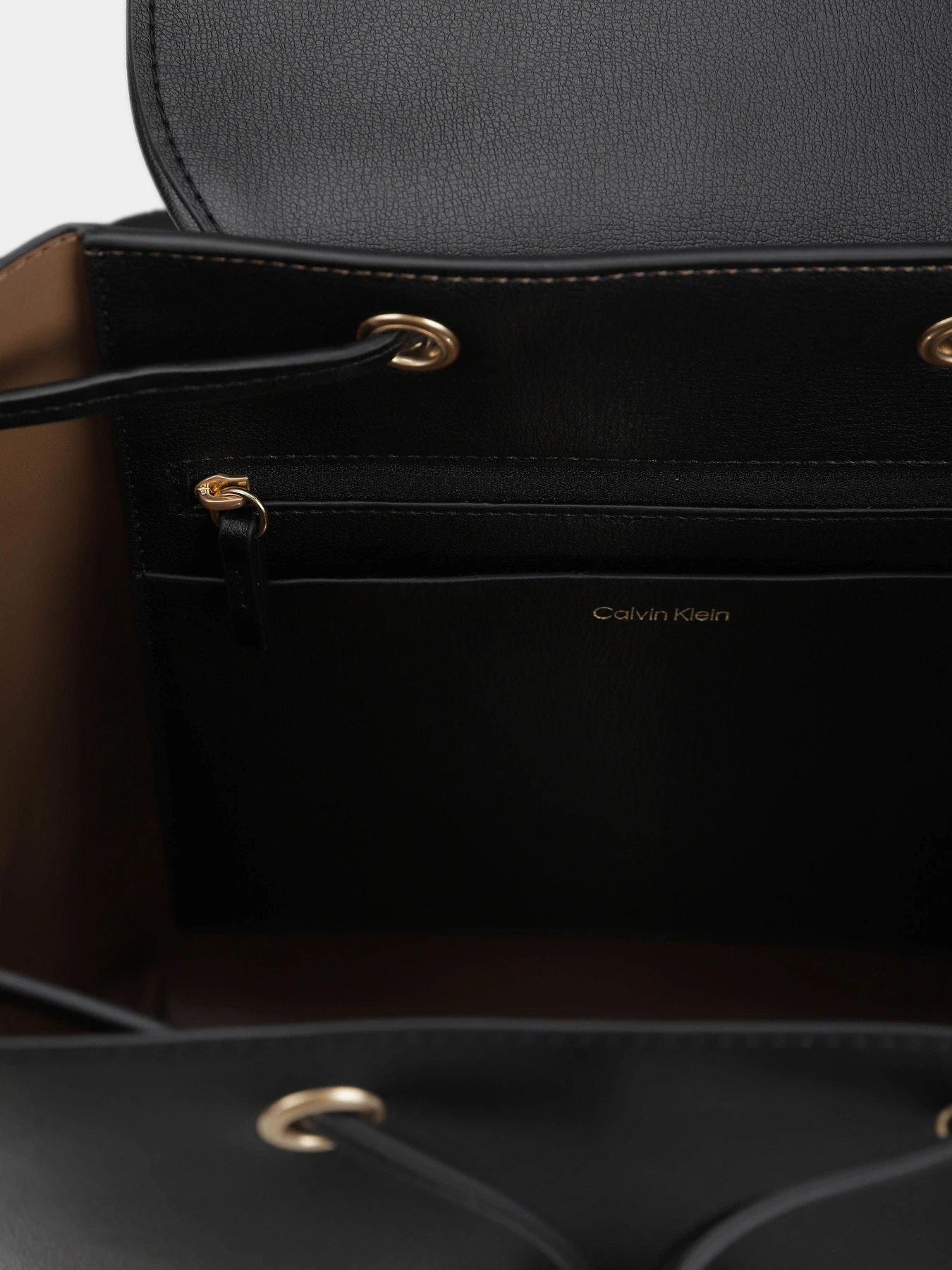 Рюкзаки Calvin Klein модель LV04F3297G-332 Рюкзаки Calvin Klein модель LV04F3297G-332 Фото