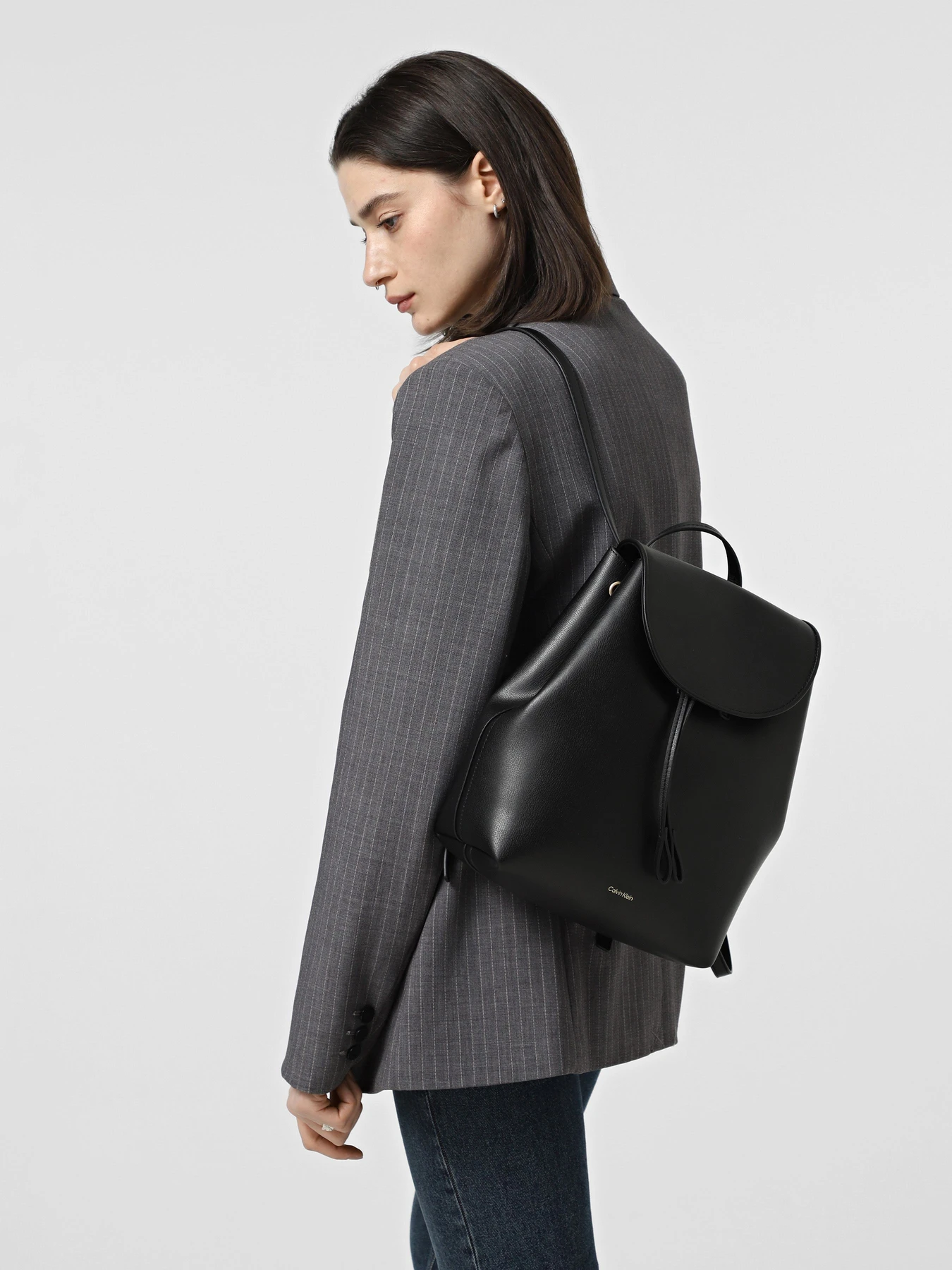 Рюкзаки Calvin Klein модель LV04F3297G-332 Рюкзаки Calvin Klein модель LV04F3297G-332 Фото