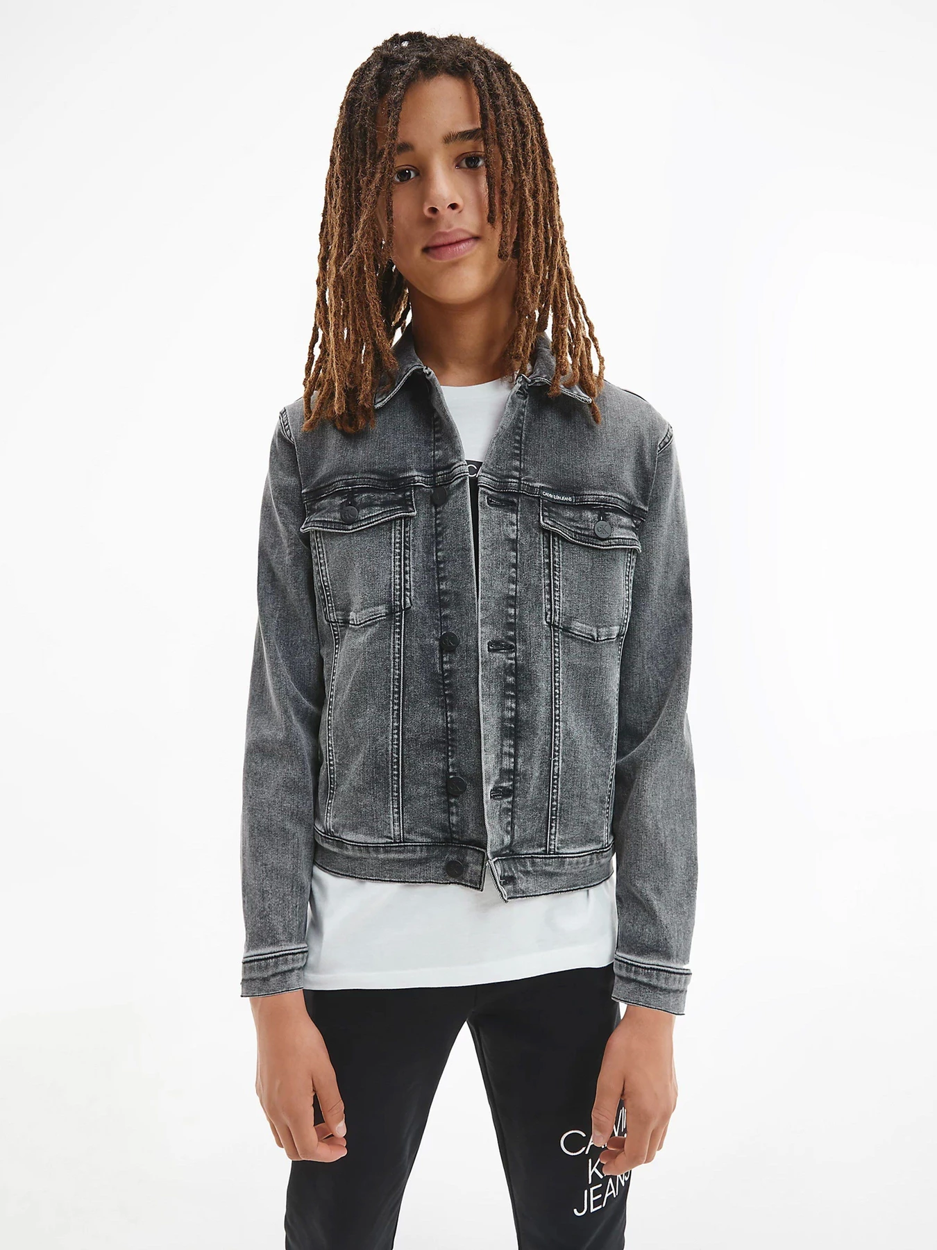 Куртки и дубленки Calvin Klein Trucker модель IB0IB00723-1BY Куртки и дубленки Calvin Klein Trucker модель IB0IB00723-1BY Фото