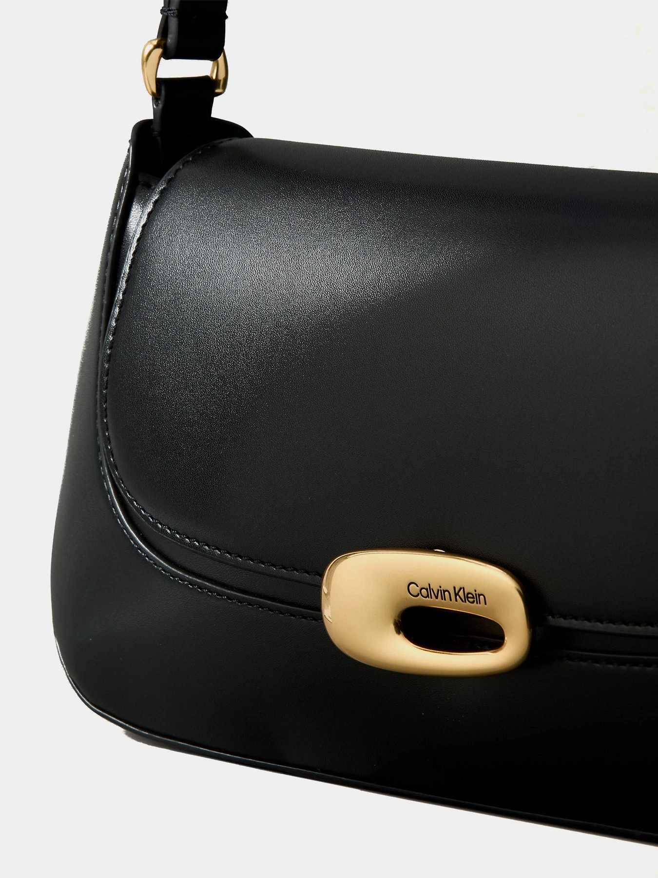 Сумки Calvin Klein модель LV04F3146G-UB1 Сумки Calvin Klein модель LV04F3146G-UB1 Фото
