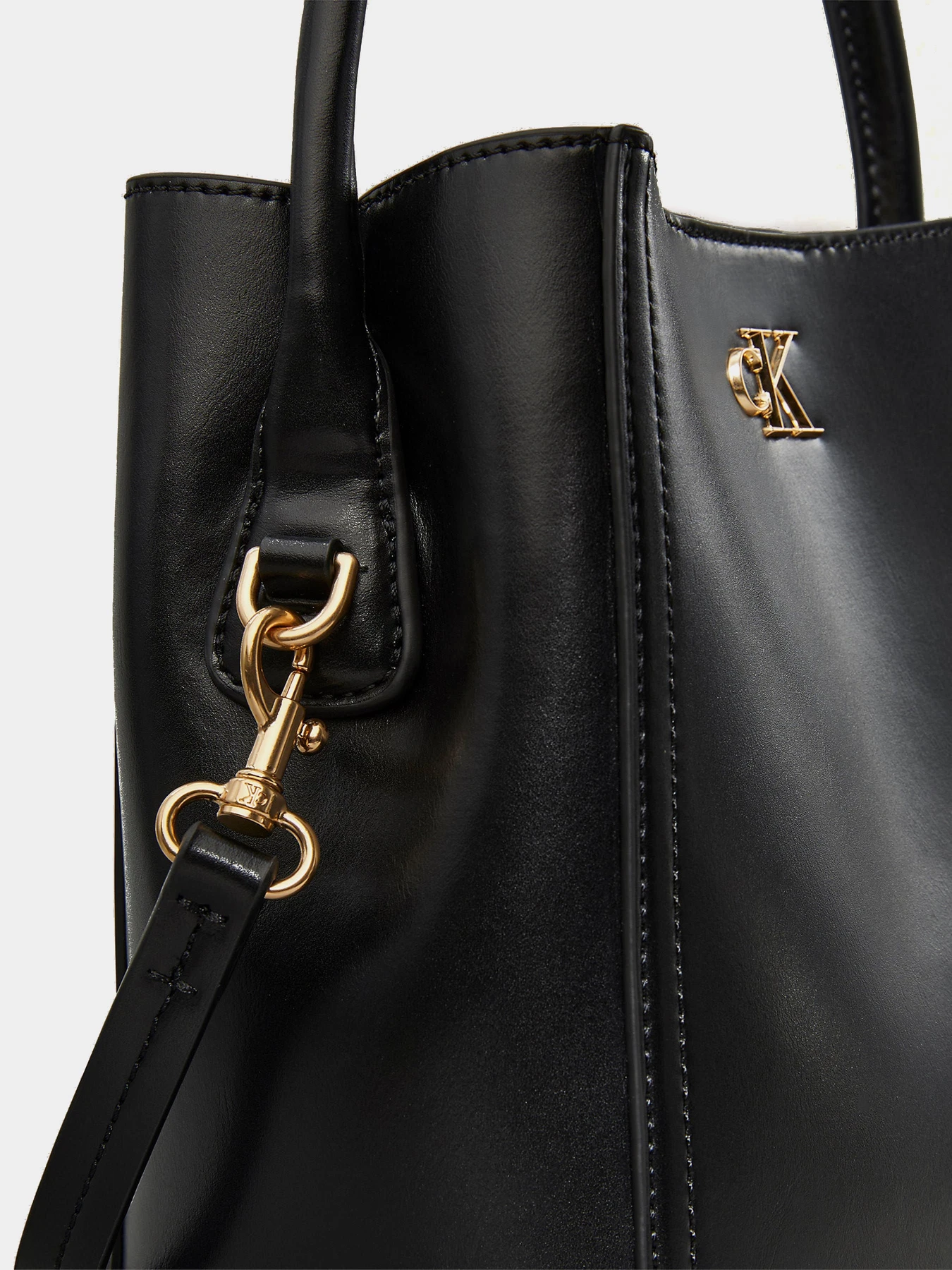 Сумки Calvin Klein модель LV04F3174G-YIQ Сумки Calvin Klein модель LV04F3174G-YIQ Фото