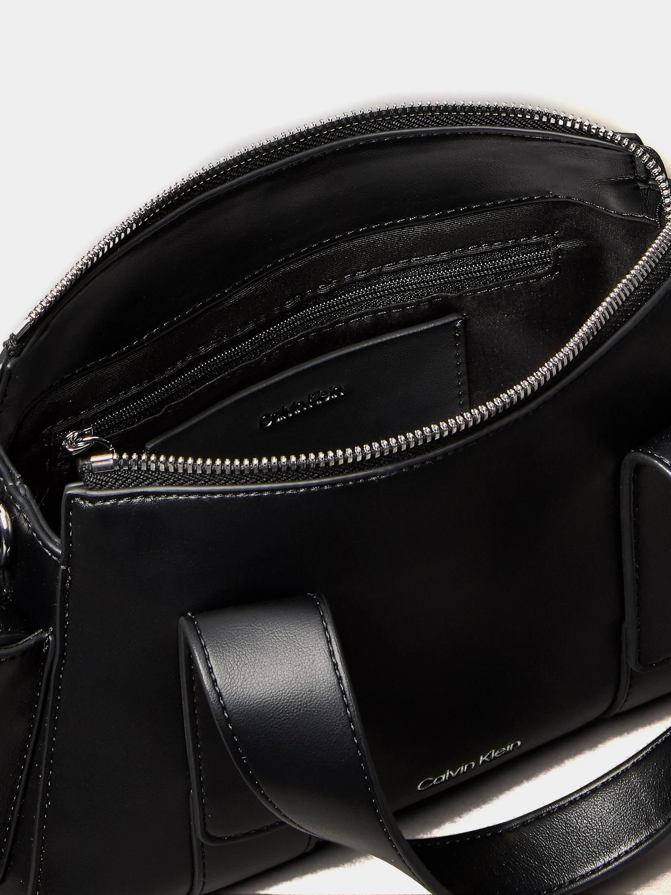 Сумки Calvin Klein модель LV04F3291G-2QP Сумки Calvin Klein модель LV04F3291G-2QP Фото