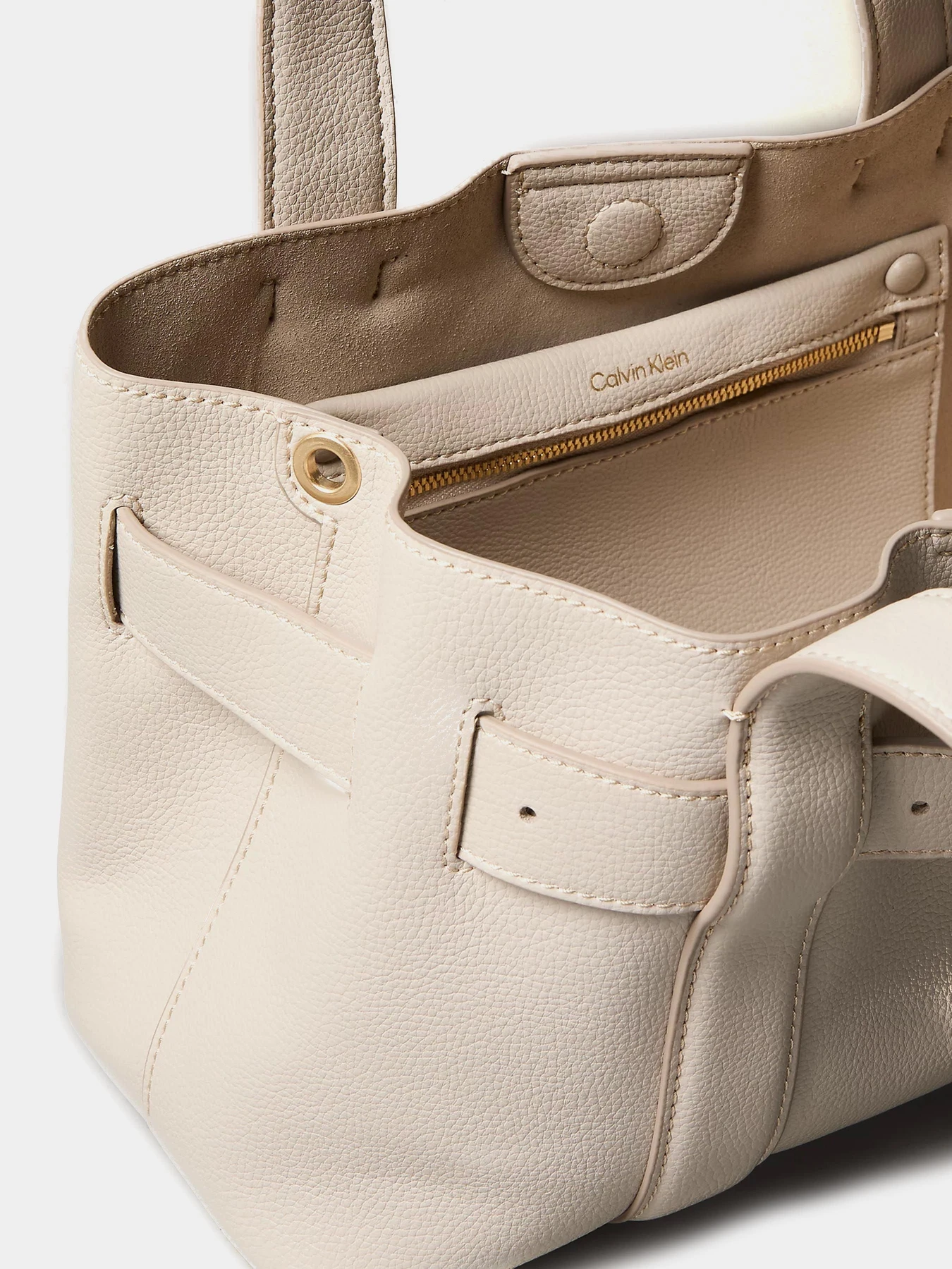 Сумки Calvin Klein модель LV04F3295G-RMU Сумки Calvin Klein модель LV04F3295G-RMU Фото