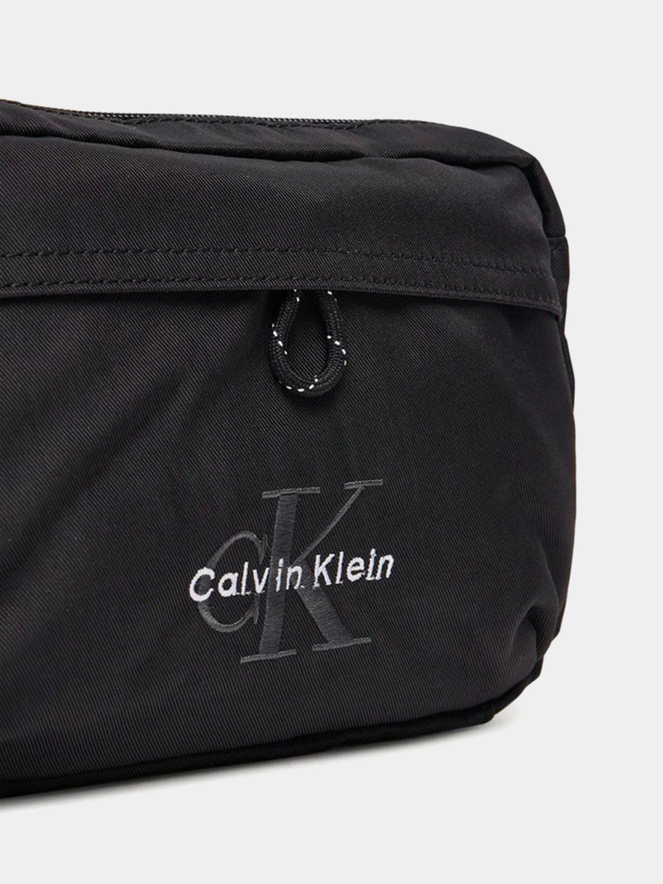 Сумки Calvin Klein BOLD CAMERA BAG модель LV04D3117G-UB1 Сумки Calvin Klein BOLD CAMERA BAG модель LV04D3117G-UB1 Фото