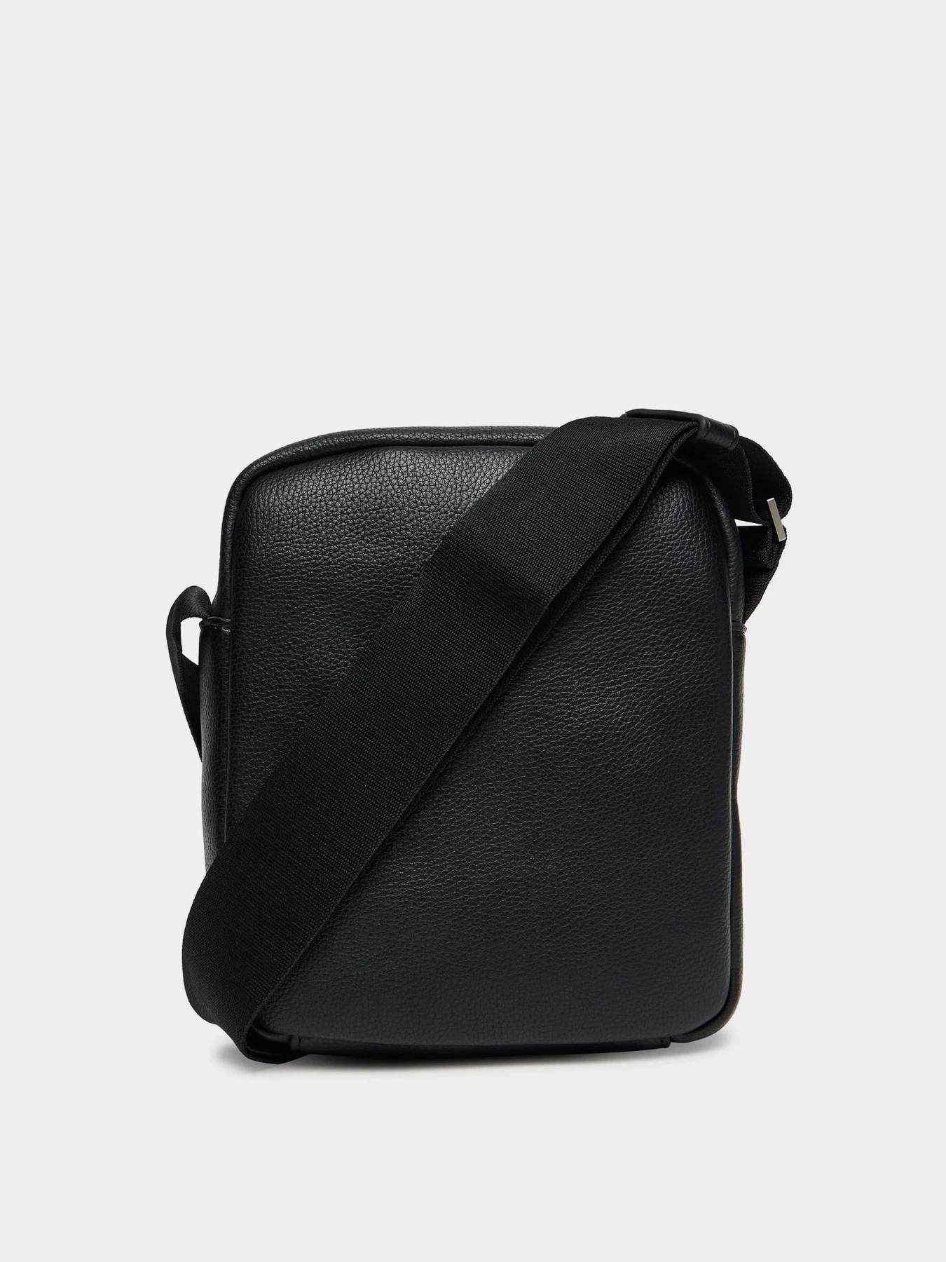 Сумки Calvin Klein RAISED REPORTER модель LV04D3160G-UB1 Сумки Calvin Klein RAISED REPORTER модель LV04D3160G-UB1 Фото