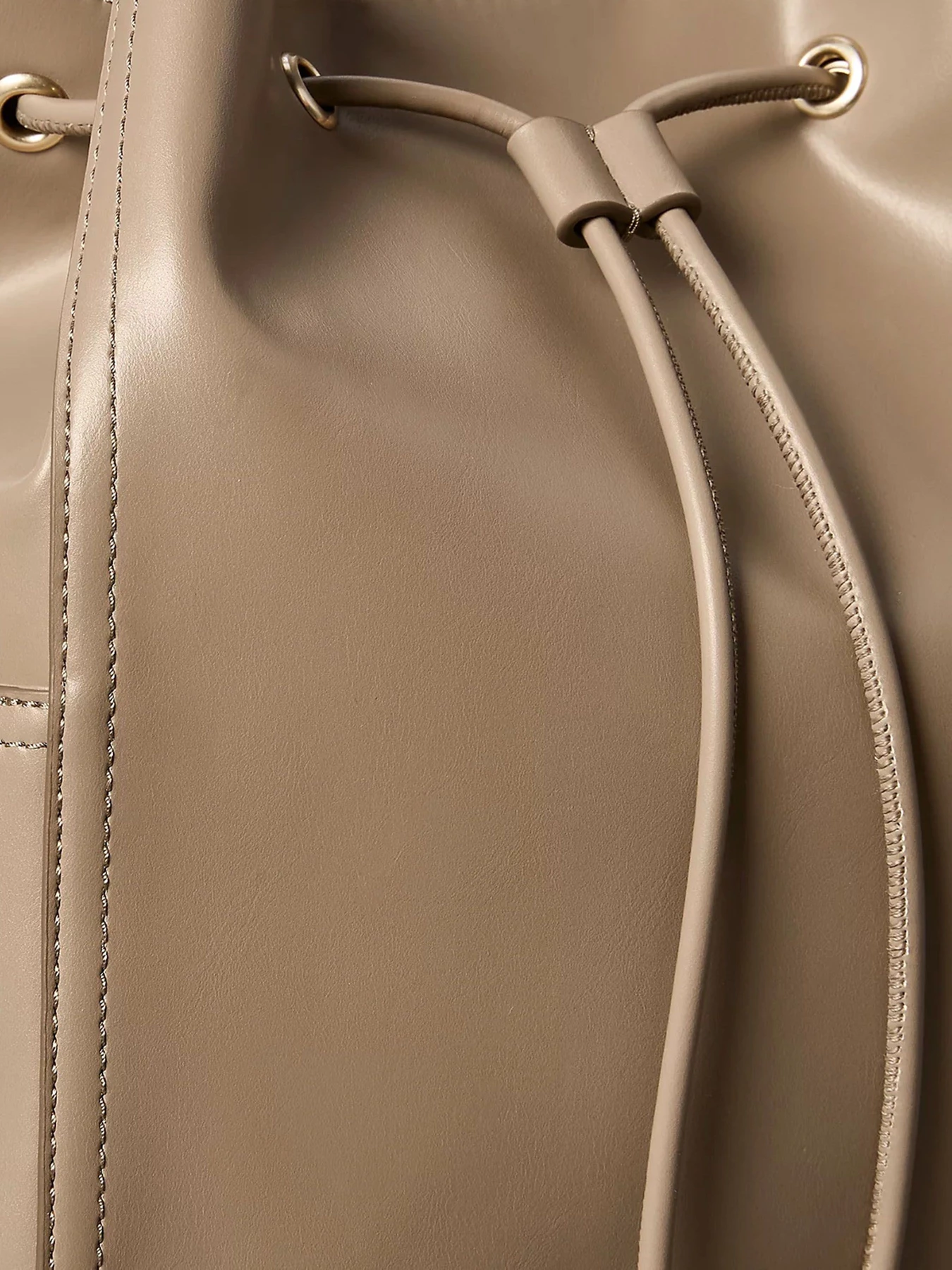 Рюкзаки Calvin Klein CK DRAWSTRING BACKPACK модель LV04F3329G-VFU Рюкзаки Calvin Klein CK DRAWSTRING BACKPACK модель LV04F3329G-VFU Фото