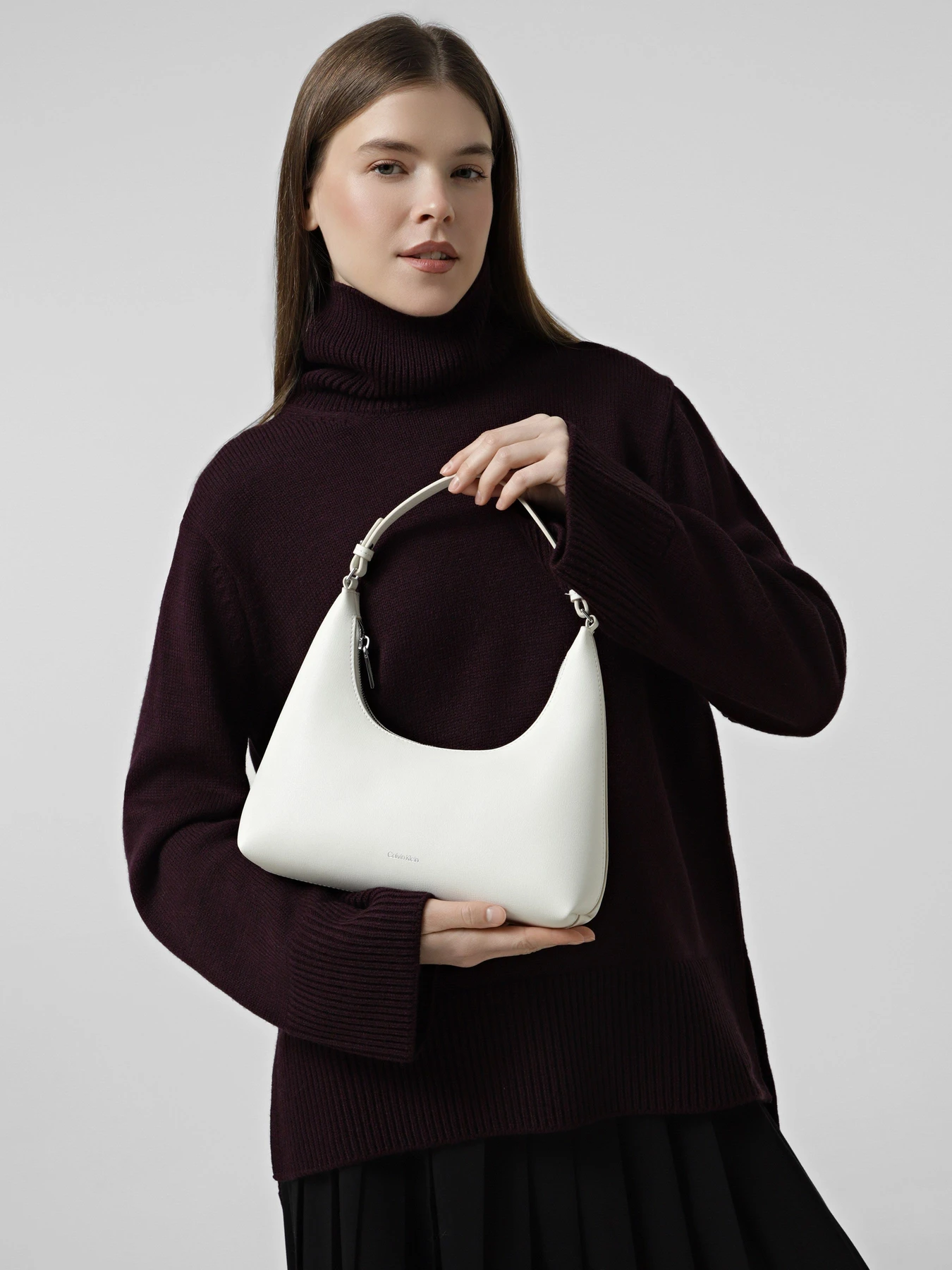Сумки Calvin Klein FOIL LOGO CONV SHOULDER BAG модель LV04F3272G-FUP Сумки Calvin Klein FOIL LOGO CONV SHOULDER BAG модель LV04F3272G-FUP Фото