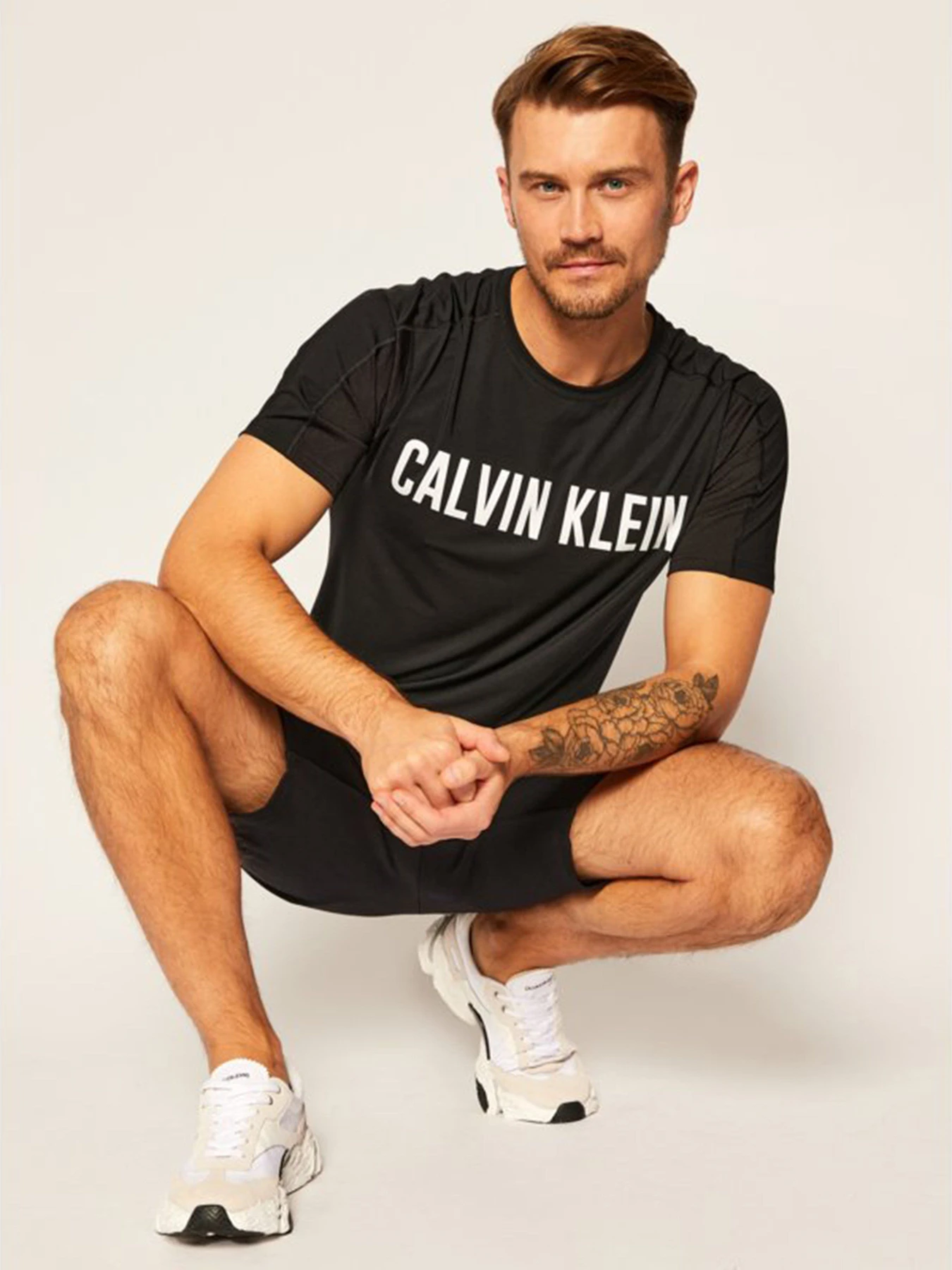Футболки и поло Calvin Klein модель 00GMF0K150-007 Фото