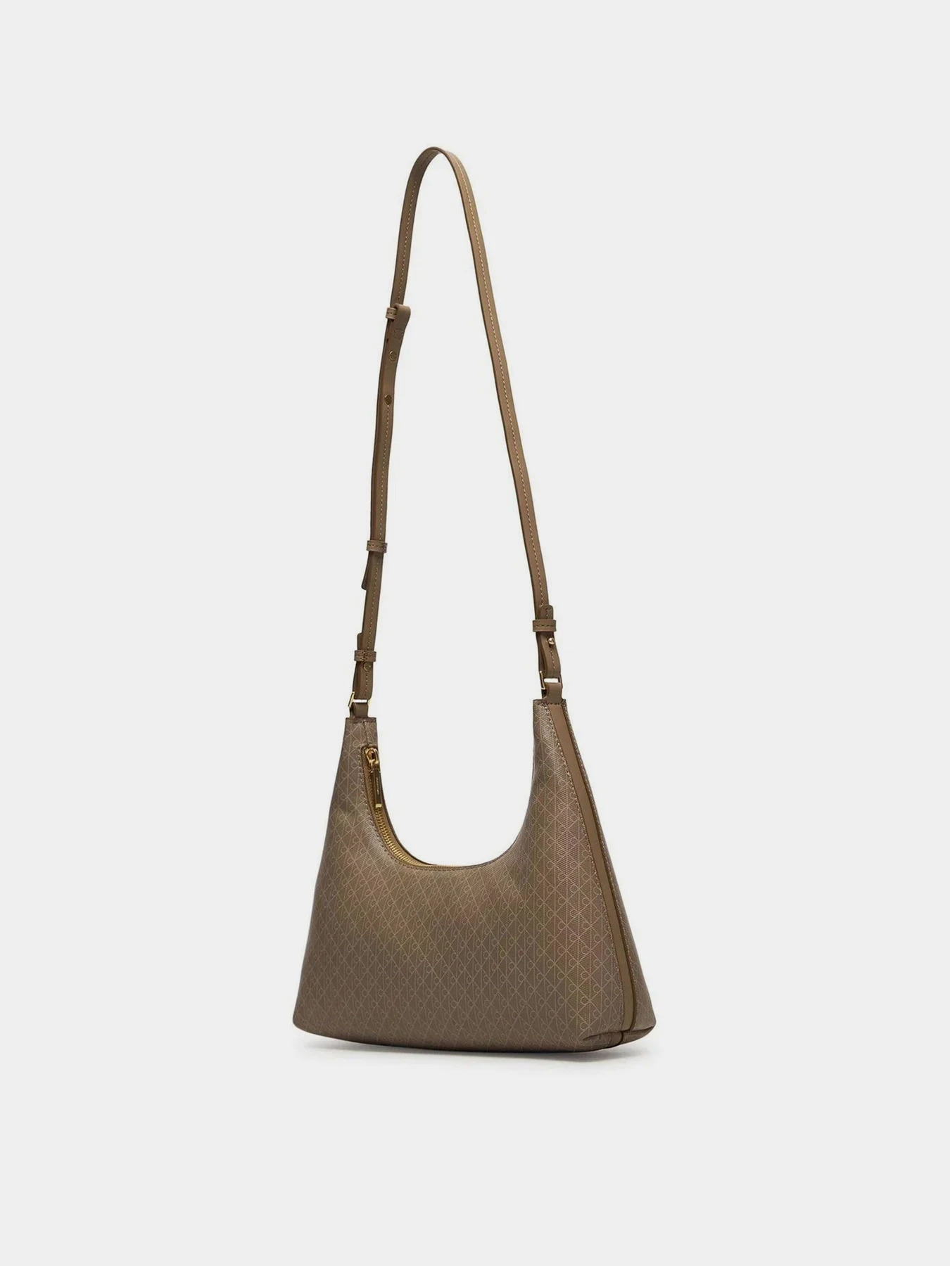 Сумки Calvin Klein EMBLEM AOP CONV SHOULDER BAG модель LV04F3298G-VFU Сумки Calvin Klein EMBLEM AOP CONV SHOULDER BAG модель LV04F3298G-VFU Фото