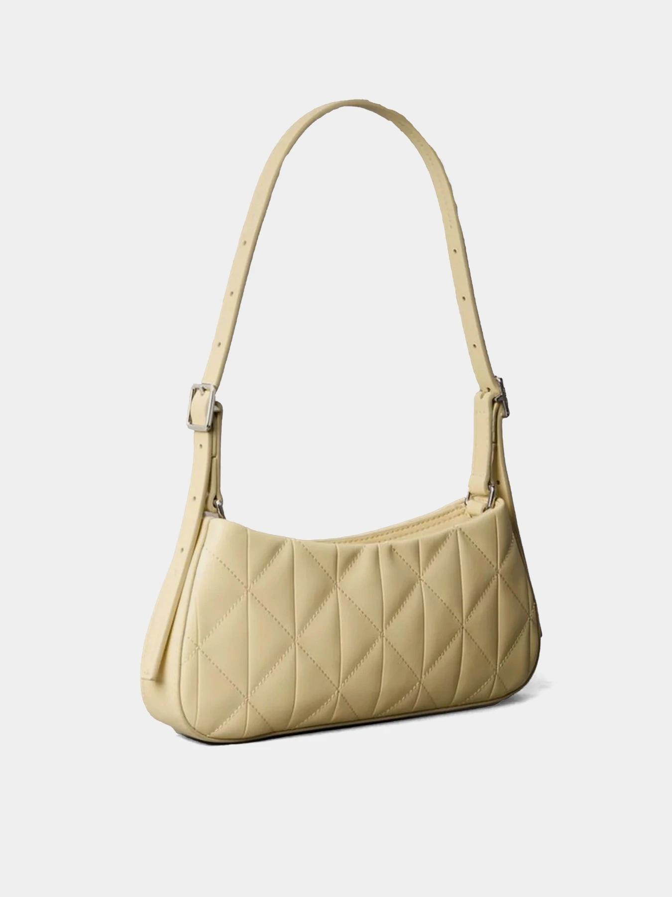 Сумки Calvin Klein QUILTED SM SHOULDER BAG модель LV04F3327G-RM0 Сумки Calvin Klein QUILTED SM SHOULDER BAG модель LV04F3327G-RM0 Фото