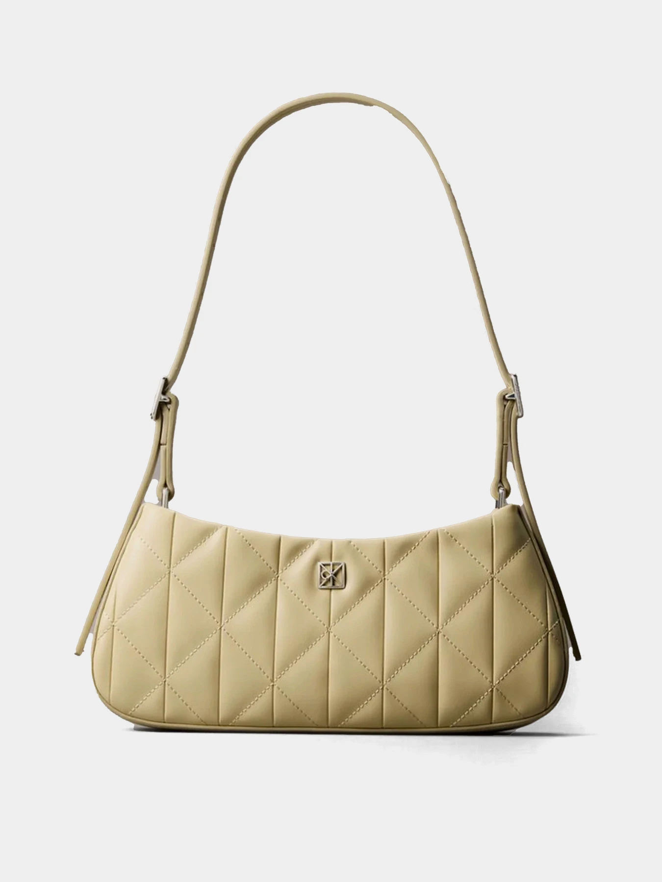 Сумки Calvin Klein QUILTED SM SHOULDER BAG модель LV04F3327G-RM0 Сумки Calvin Klein QUILTED SM SHOULDER BAG модель LV04F3327G-RM0 Фото
