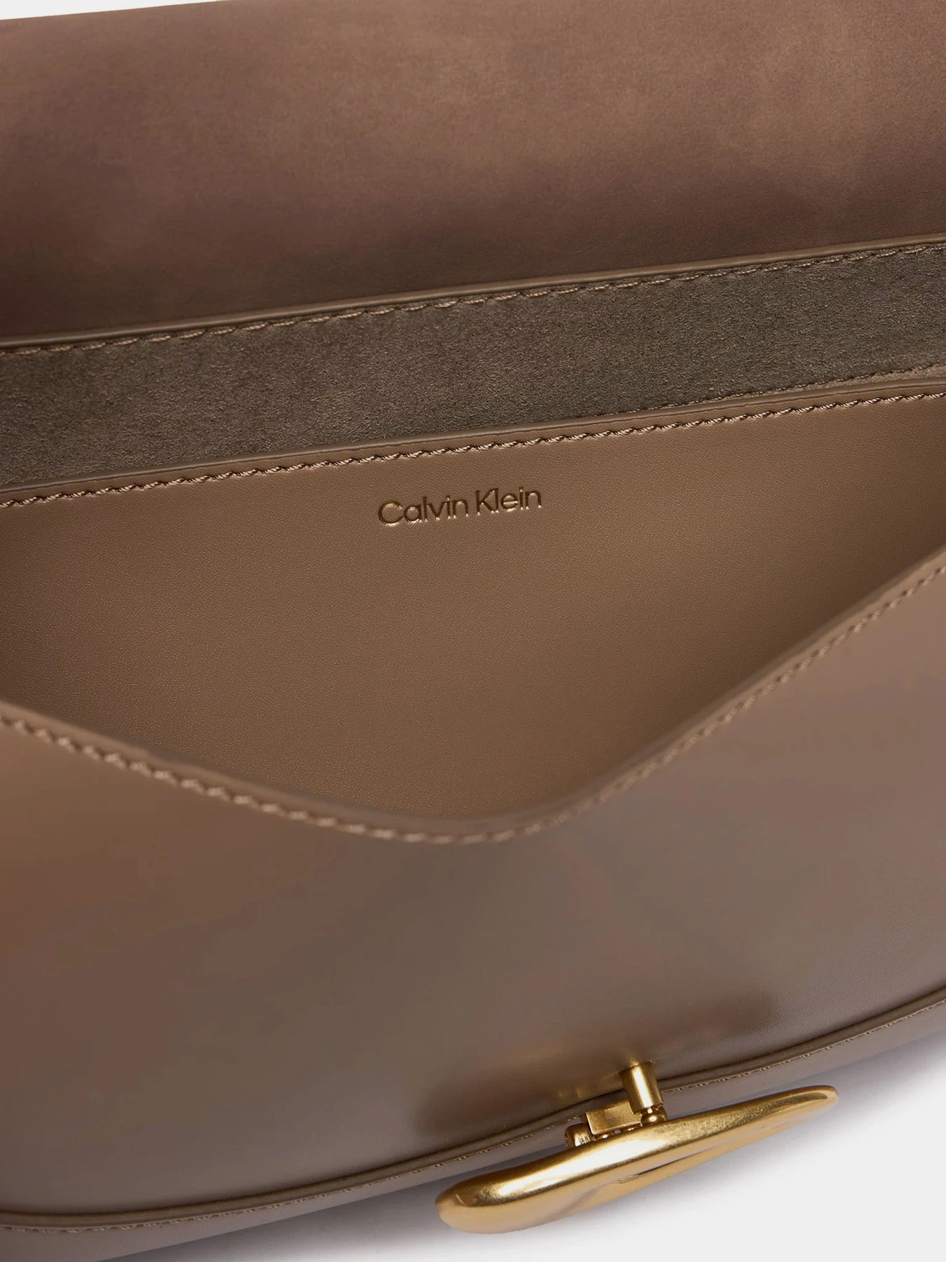 Сумки Calvin Klein HARDWARE BRUSHED SHOULDER BAG модель LV04F3337G-VFU Сумки Calvin Klein HARDWARE BRUSHED SHOULDER BAG модель LV04F3337G-VFU Фото