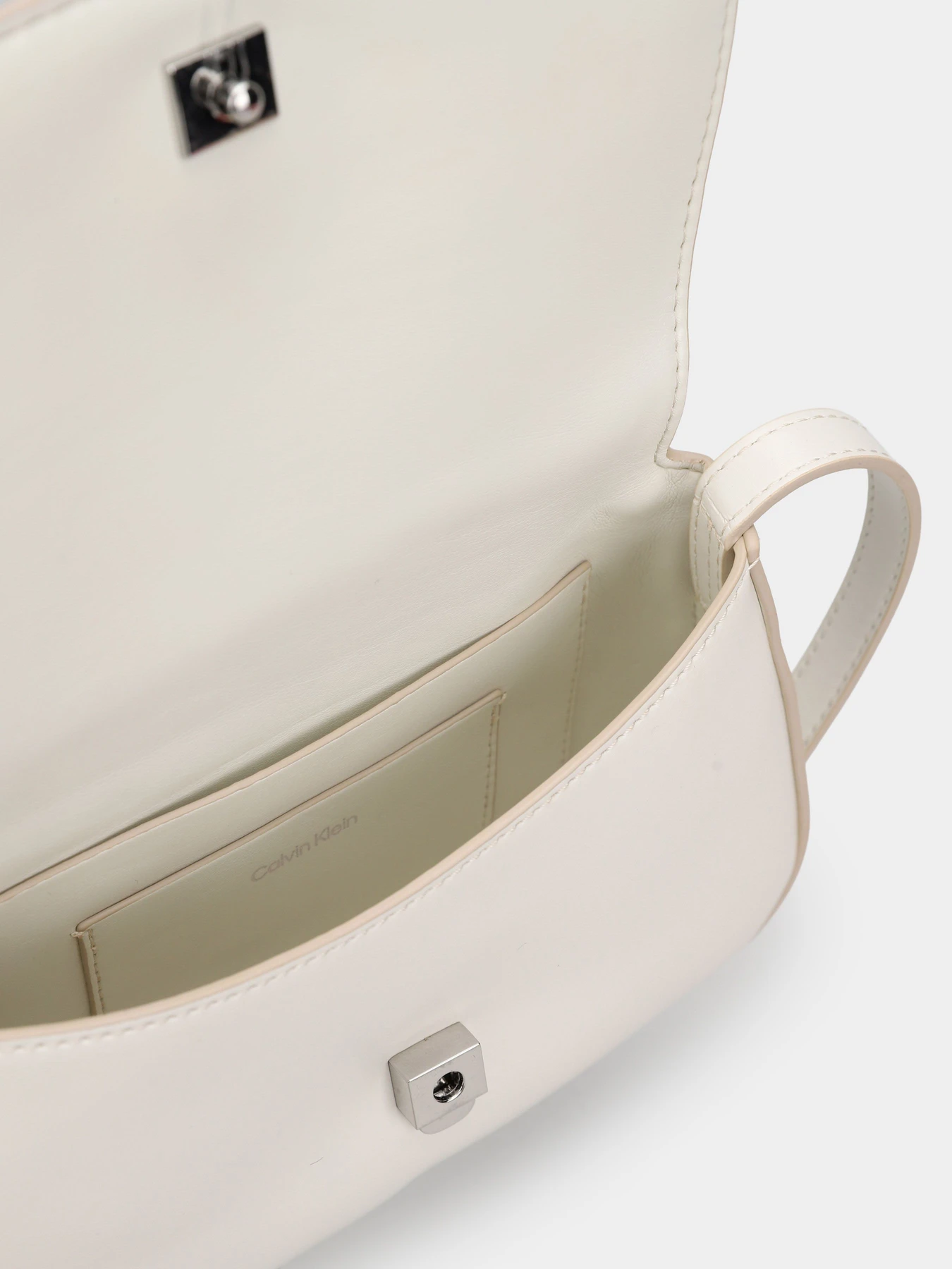 Сумки Calvin Klein CK FLAP CAMERA BAG модель LV04F3421G-FUP Сумки Calvin Klein CK FLAP CAMERA BAG модель LV04F3421G-FUP Фото