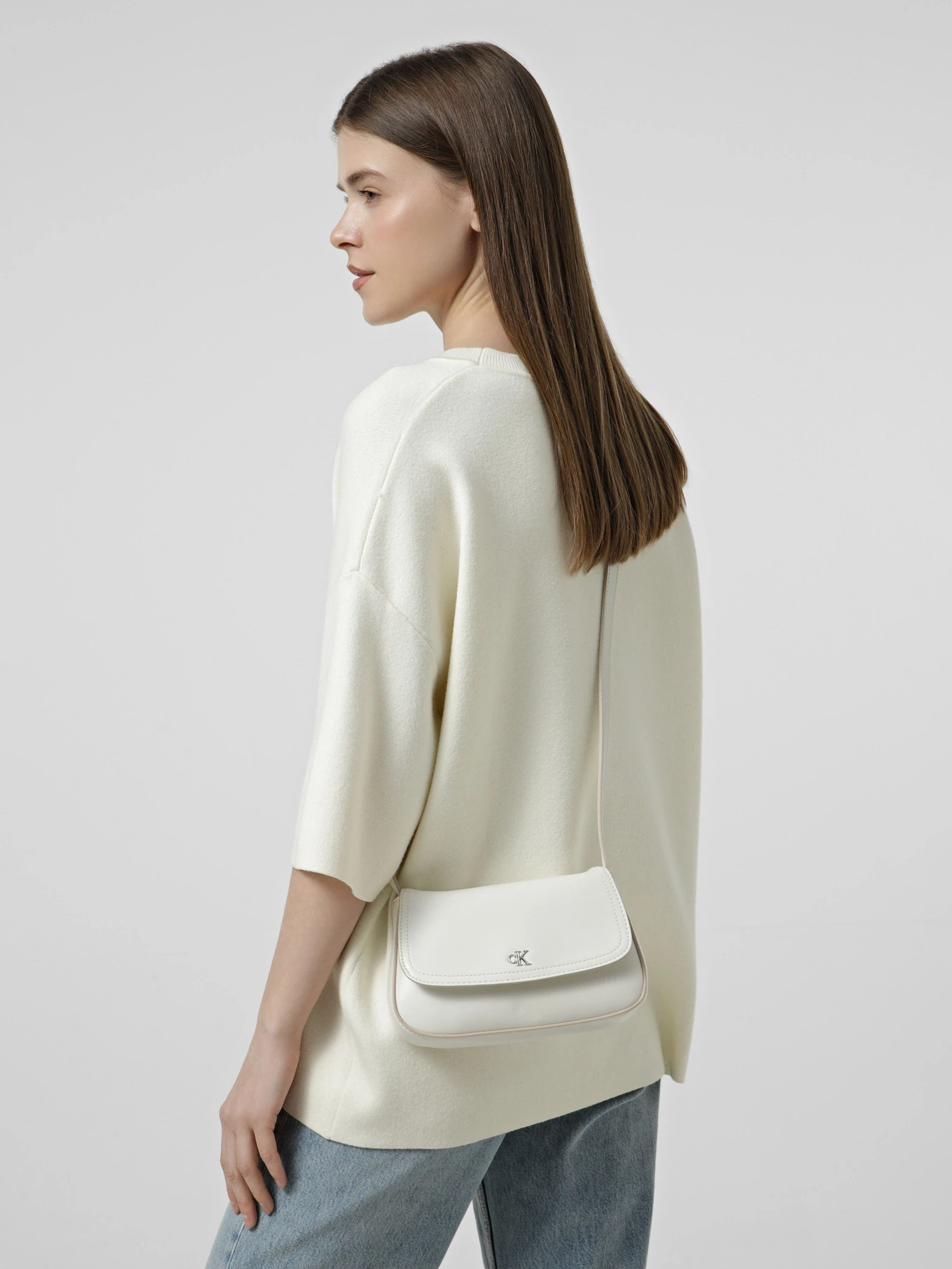 Сумки Calvin Klein CK FLAP CAMERA BAG модель LV04F3421G-FUP Сумки Calvin Klein CK FLAP CAMERA BAG модель LV04F3421G-FUP Фото