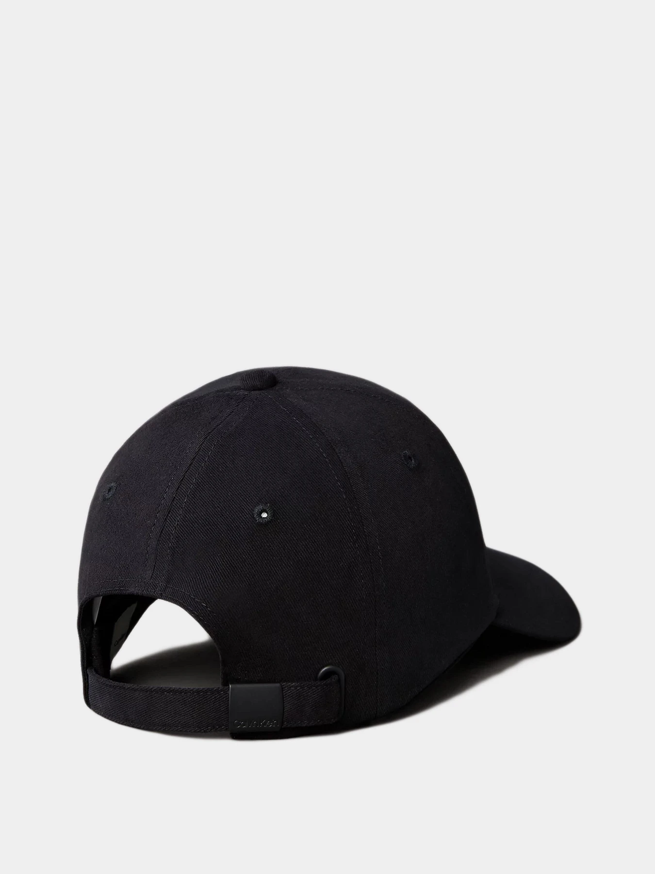 Шапки и кепки Calvin Klein EMBLEM HARDWARE BASEBALL CAP модель LV04F5059G-UB1 Шапки и кепки Calvin Klein EMBLEM HARDWARE BASEBALL CAP модель LV04F5059G-UB1 Фото