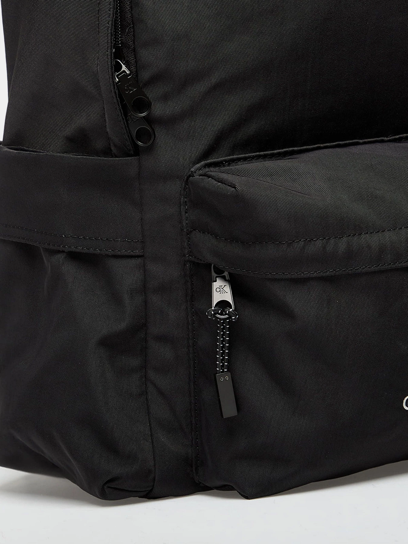 Рюкзаки Calvin Klein BOLD ROUND BACKPACK модель LV04D3114G-UB1 Рюкзаки Calvin Klein BOLD ROUND BACKPACK модель LV04D3114G-UB1 Фото