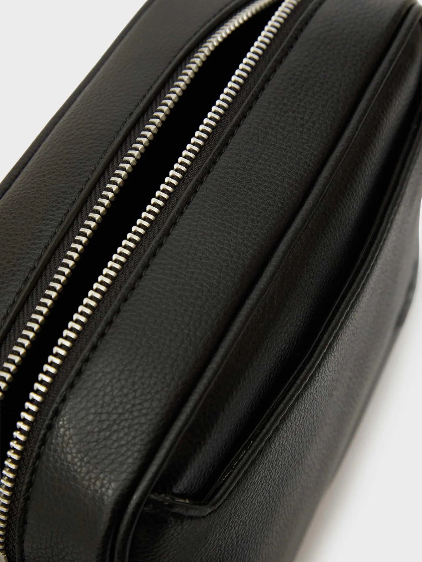 Сумки Calvin Klein WEBBING STRAP CAMERA BAG модель LV04D3129G-2ZW Сумки Calvin Klein WEBBING STRAP CAMERA BAG модель LV04D3129G-2ZW Фото