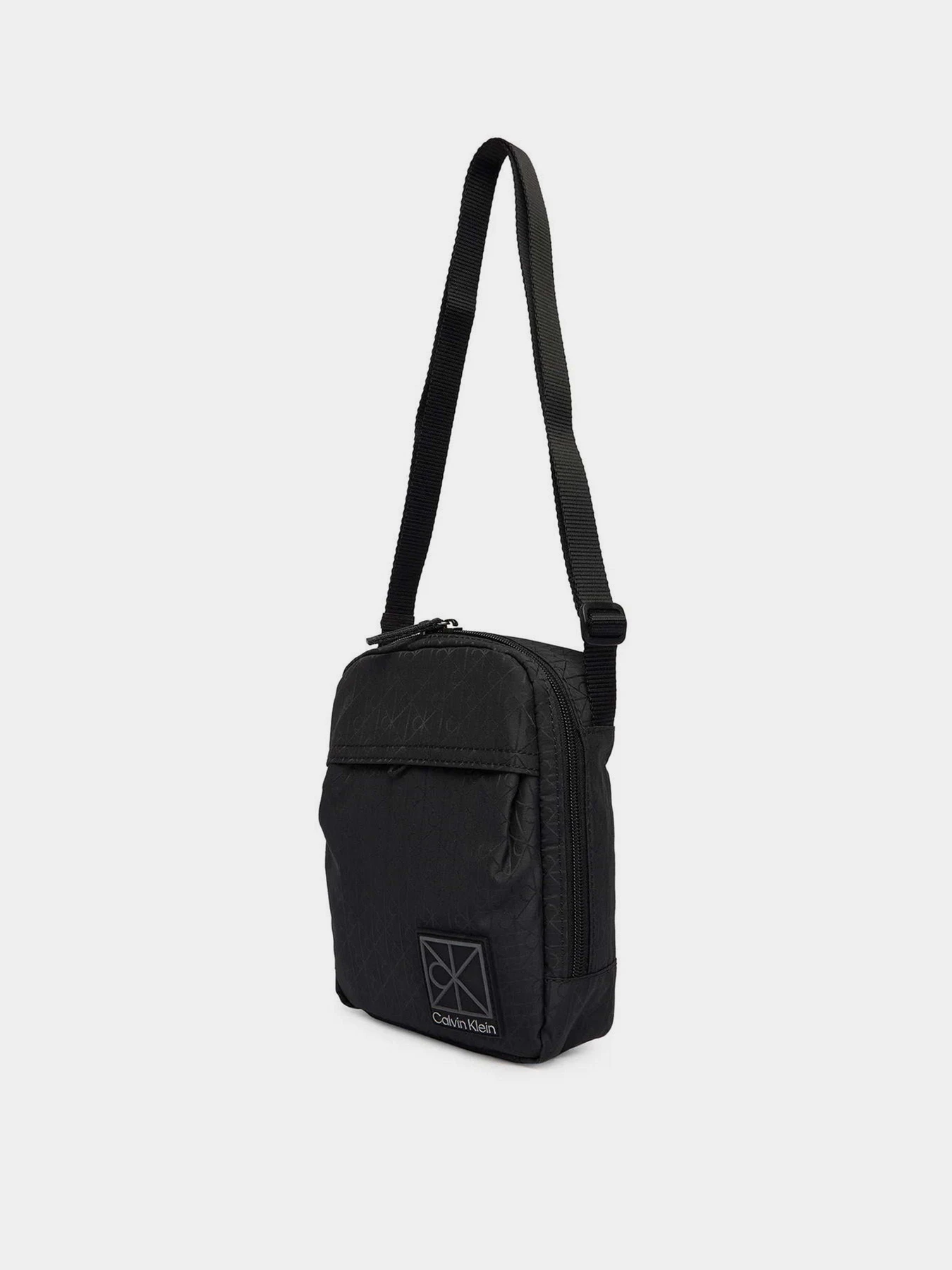 Сумки Calvin Klein UTILITY EMBLEM REPORTER модель LV04D3303G-UB1 Сумки Calvin Klein UTILITY EMBLEM REPORTER модель LV04D3303G-UB1 Фото