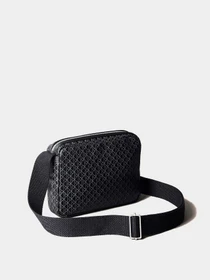 Сумки Calvin Klein EMBLEM AOP COATED CAMERA BAG модель LV04D3314G-UB1 Фото