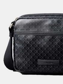 Сумки Calvin Klein EMBLEM AOP COATED CAMERA BAG модель LV04D3314G-UB1 Фото