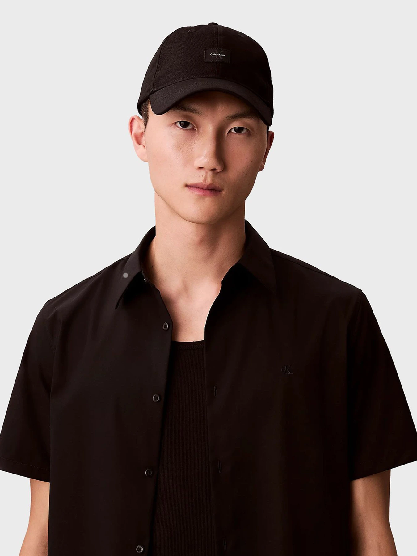 Шапки та кепки Calvin Klein MONOLOGO WOVEN PATCH BB CAP модель LV04D5077G-UB1 Шапки та кепки Calvin Klein MONOLOGO WOVEN PATCH BB CAP модель LV04D5077G-UB1 Фото