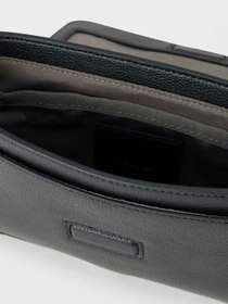 Сумки Calvin Klein RAISED SMALL FLAP MESSENGER модель LV04D3327G-UB1 Фото