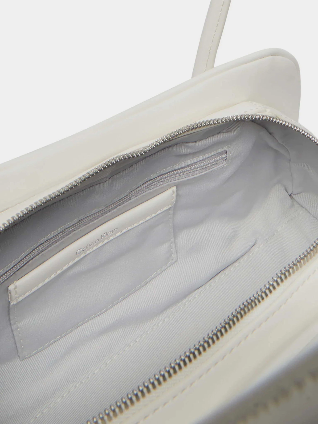 Сумки Calvin Klein MULTI COMPARTMENT SHOULDER BAG модель LV04F3369G-4LX Сумки Calvin Klein MULTI COMPARTMENT SHOULDER BAG модель LV04F3369G-4LX Фото