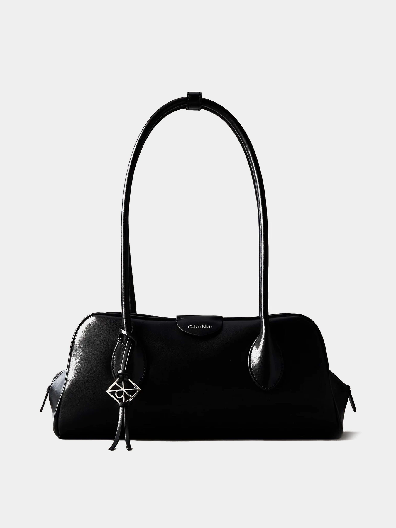 Сумки Calvin Klein MULTI COMPARTMENT SHOULDER BAG модель LV04F3369G-UB1 Сумки Calvin Klein MULTI COMPARTMENT SHOULDER BAG модель LV04F3369G-UB1 Фото