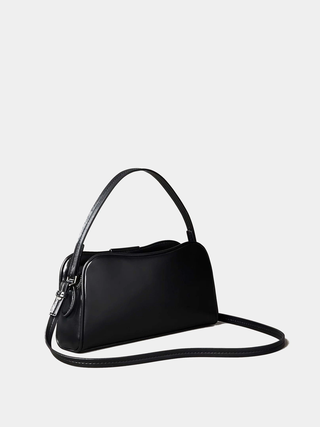 Сумки Calvin Klein MULTI COMPARTMENT CAMERA BAG модель LV04F3370G-UB1 Сумки Calvin Klein MULTI COMPARTMENT CAMERA BAG модель LV04F3370G-UB1 Фото