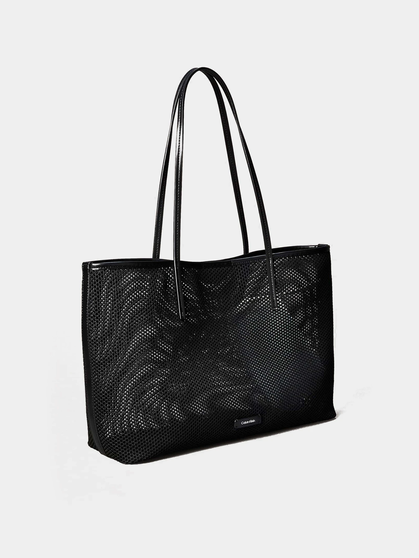 Сумки Calvin Klein EMBLEM MESH TOTE модель LV04F3380G-UB1 Сумки Calvin Klein EMBLEM MESH TOTE модель LV04F3380G-UB1 Фото