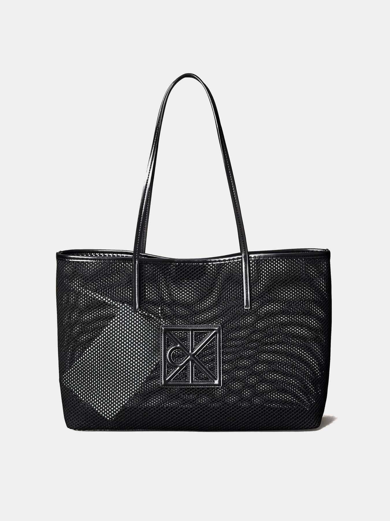 Сумки Calvin Klein EMBLEM MESH TOTE модель LV04F3380G-UB1 Сумки Calvin Klein EMBLEM MESH TOTE модель LV04F3380G-UB1 Фото