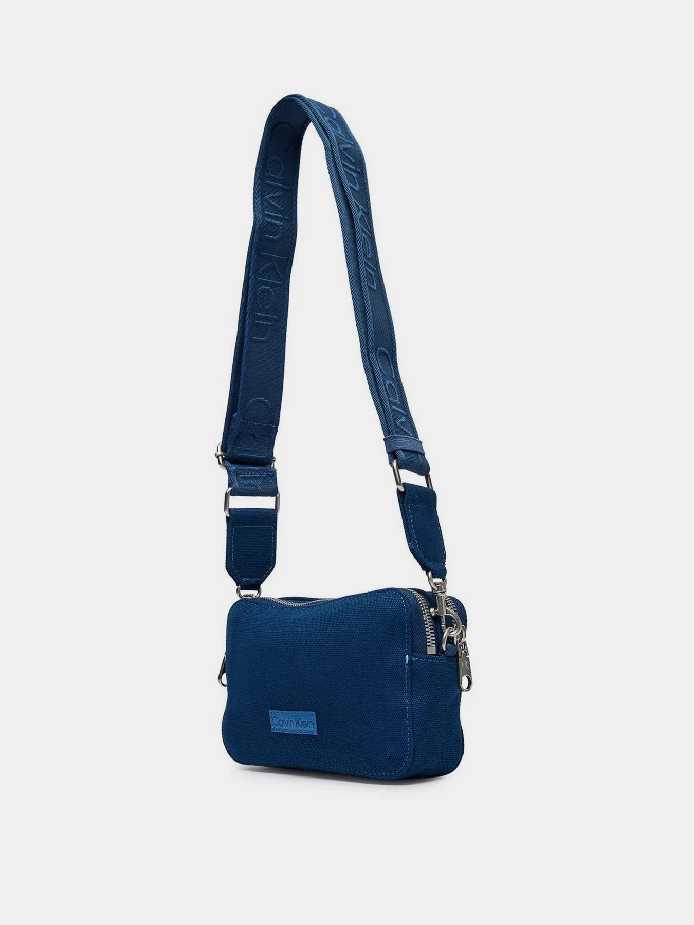 Сумки Calvin Klein WEBBING STRAP CANVAS CAMERA BA модель LV04F3385G-CFA Сумки Calvin Klein WEBBING STRAP CANVAS CAMERA BA модель LV04F3385G-CFA Фото