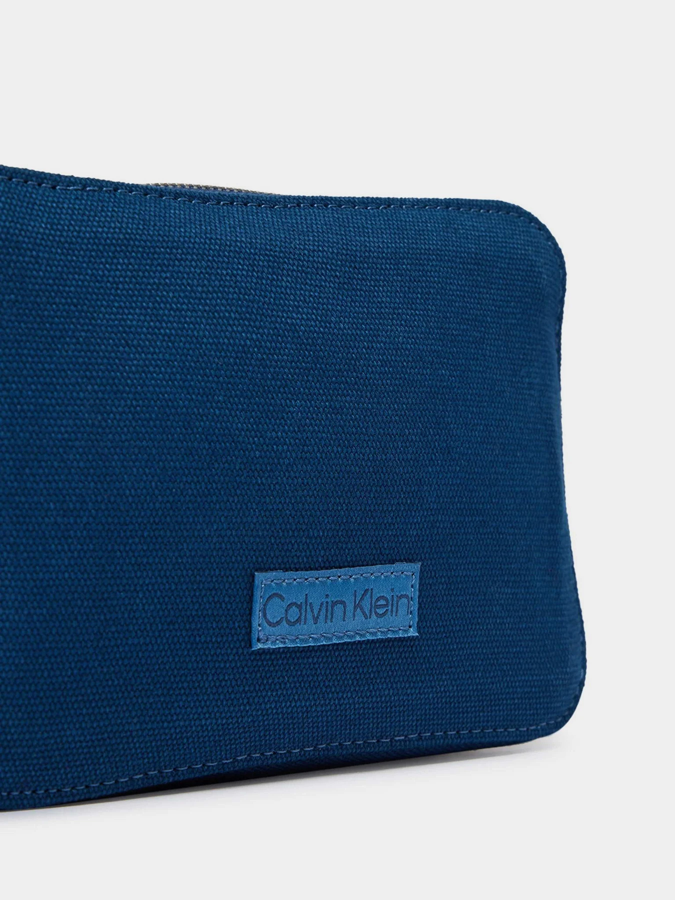 Сумки Calvin Klein WEBBING STRAP CANVAS CAMERA BA модель LV04F3385G-CFA Сумки Calvin Klein WEBBING STRAP CANVAS CAMERA BA модель LV04F3385G-CFA Фото