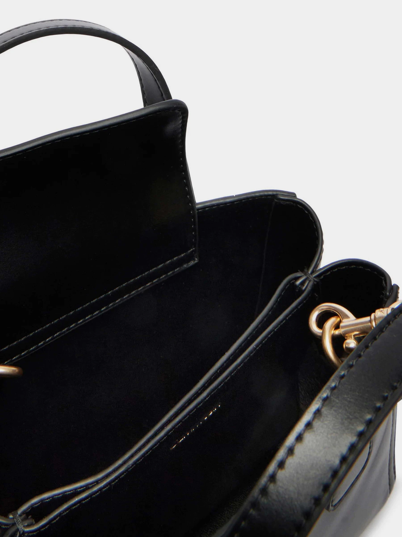 Сумки Calvin Klein CK MINI TOTE CROSSBODY модель LV04F3520G-UB1 Сумки Calvin Klein CK MINI TOTE CROSSBODY модель LV04F3520G-UB1 Фото