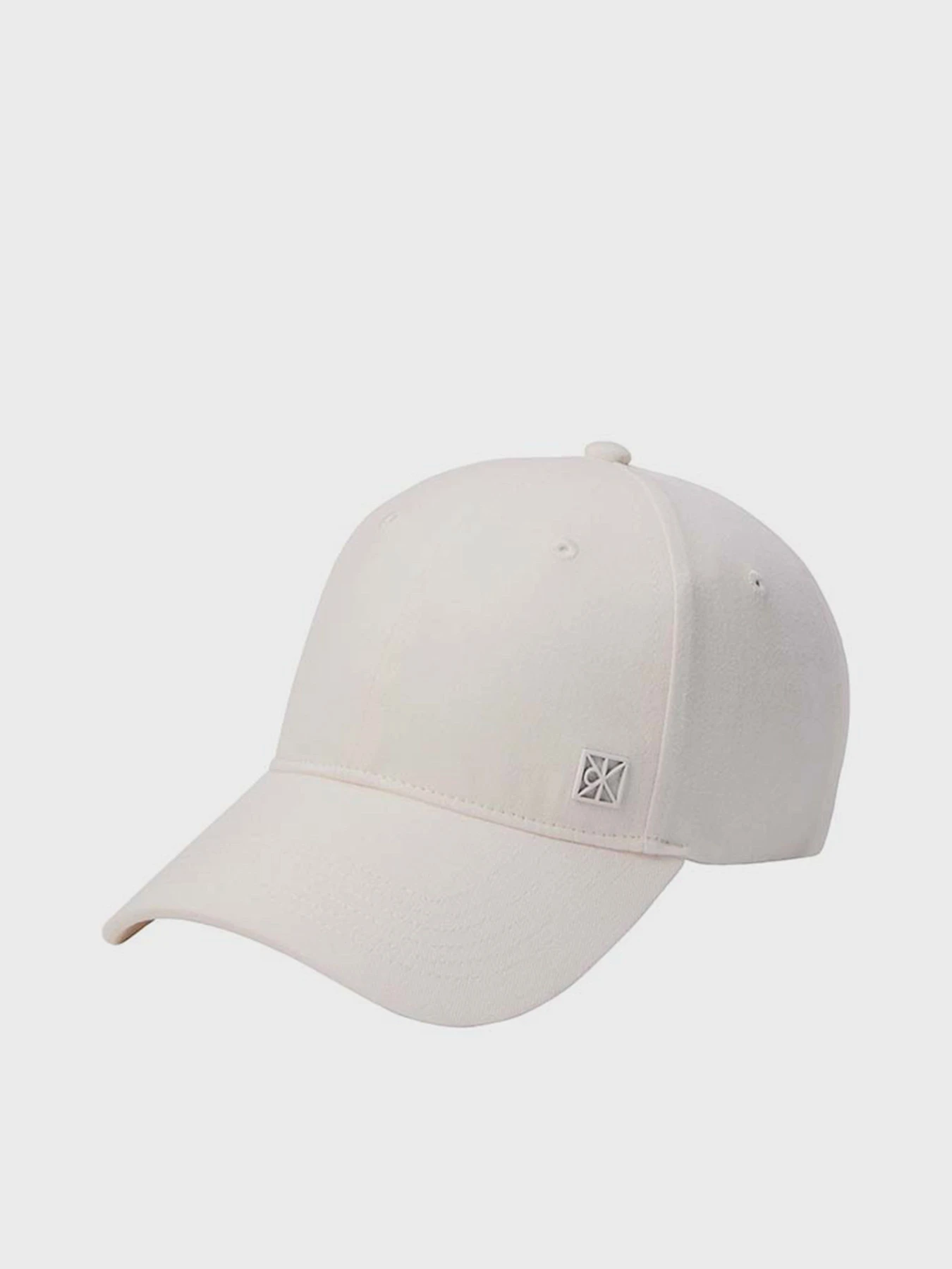 Шапки и кепки Calvin Klein EMBLEM HARDWARE BASEBALL CAP модель LV04F5059G-4LX Фото