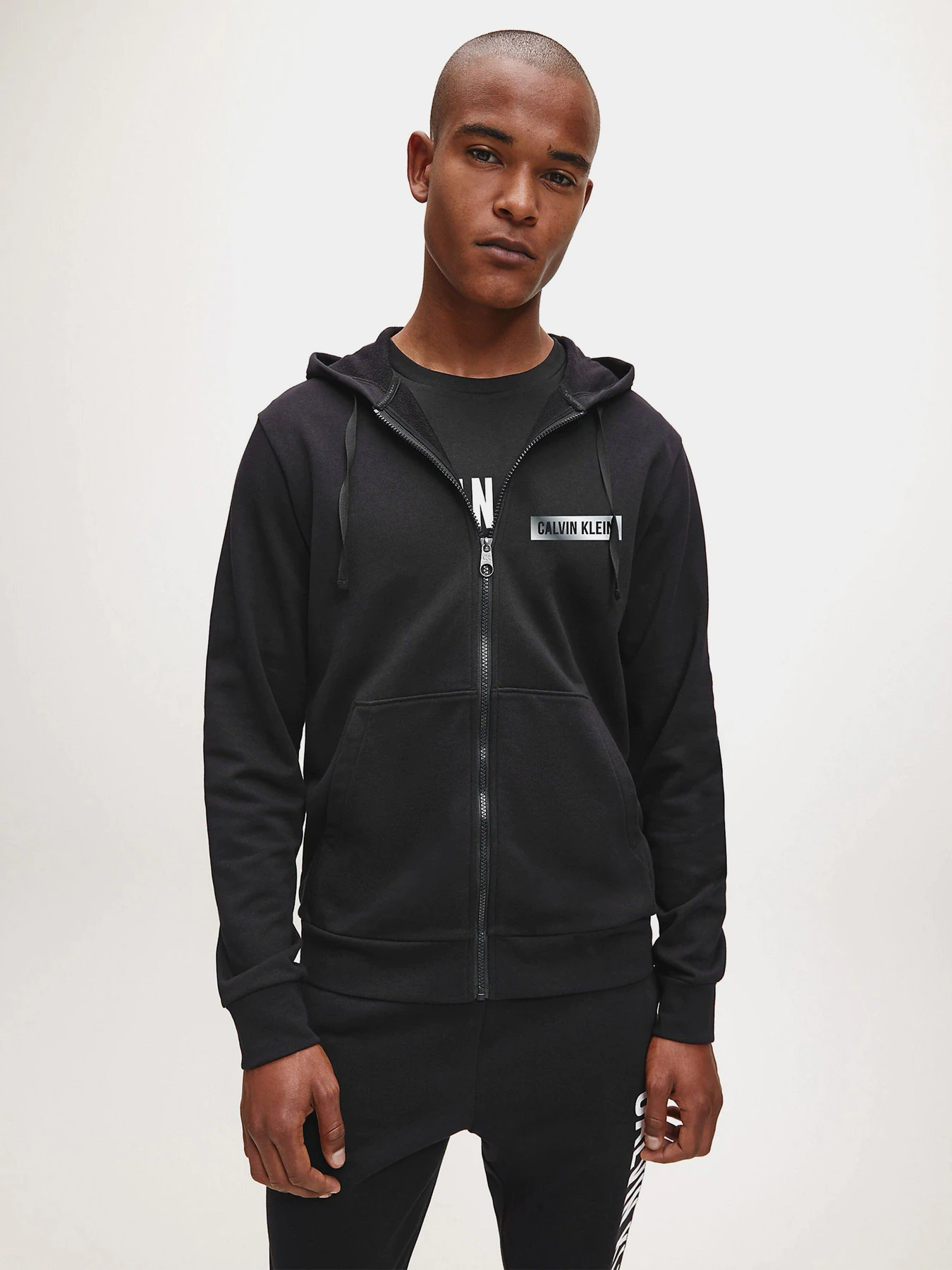 Худи и свитшоты Calvin Klein CK Performance модель 00GMF0J488-007 Фото