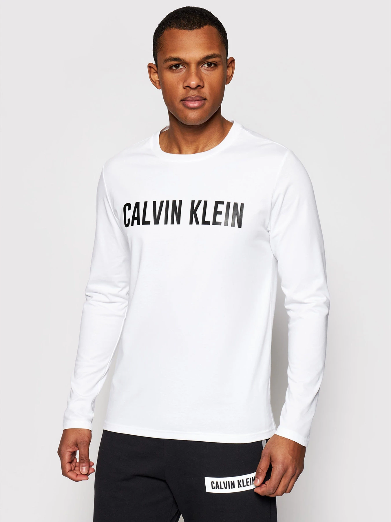 Худі та світшоти Calvin Klein модель 00GMS1K154-100 Худі та світшоти Calvin Klein модель 00GMS1K154-100 Фото