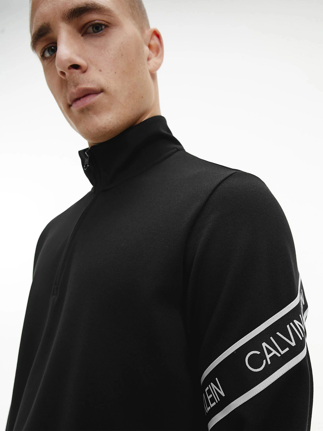 Свитры и кардиганы Calvin Klein модель 00GMS1W332-007 Фото
