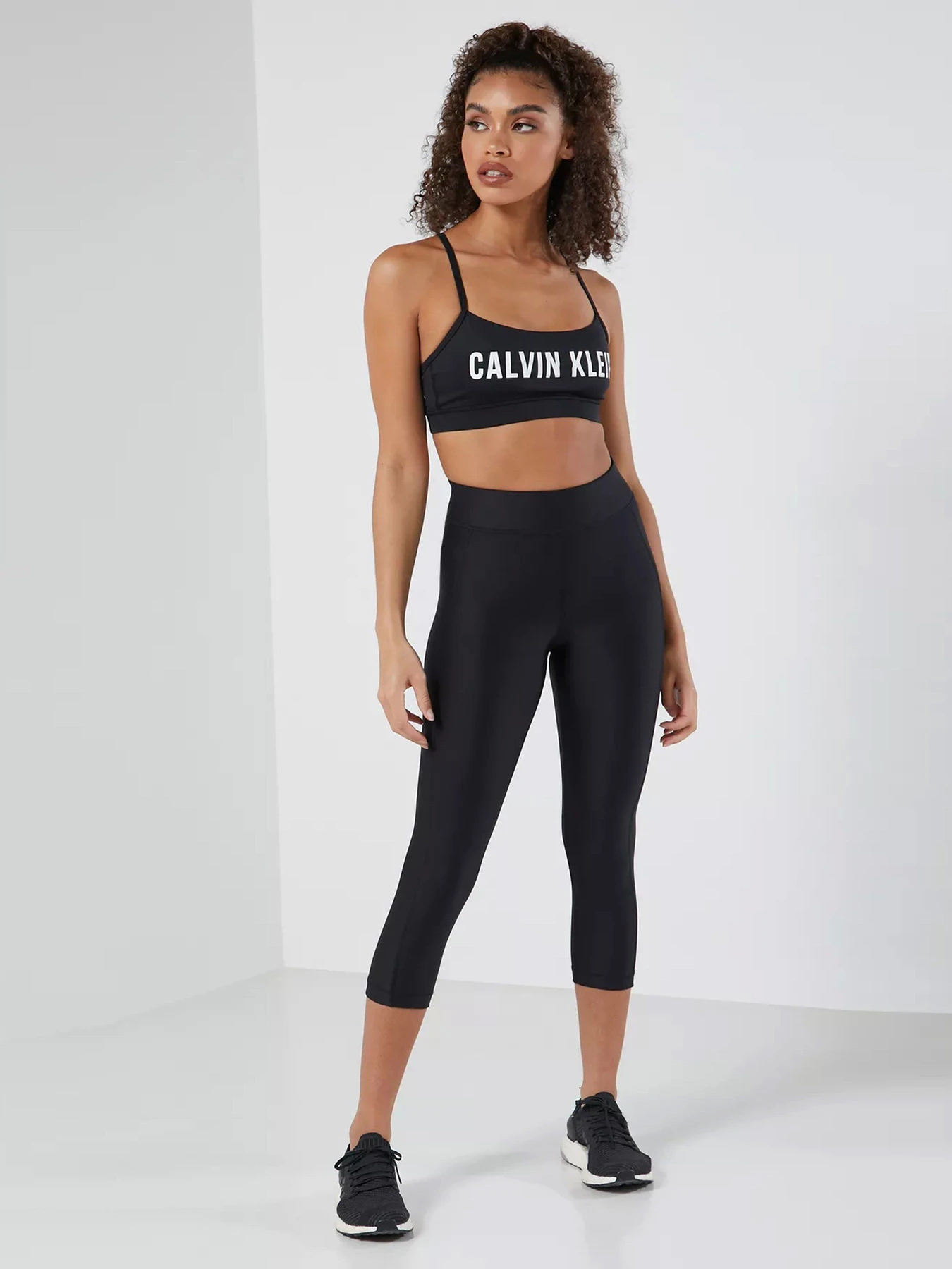 Футболки и поло Calvin Klein модель 00GWF0K155-010 Фото