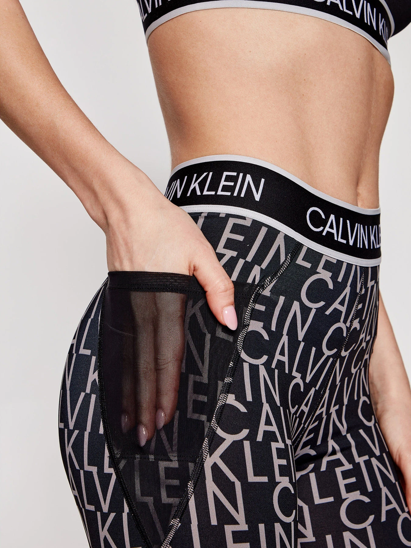 Брюки Calvin Klein модель 00GWS1L650-003 Фото