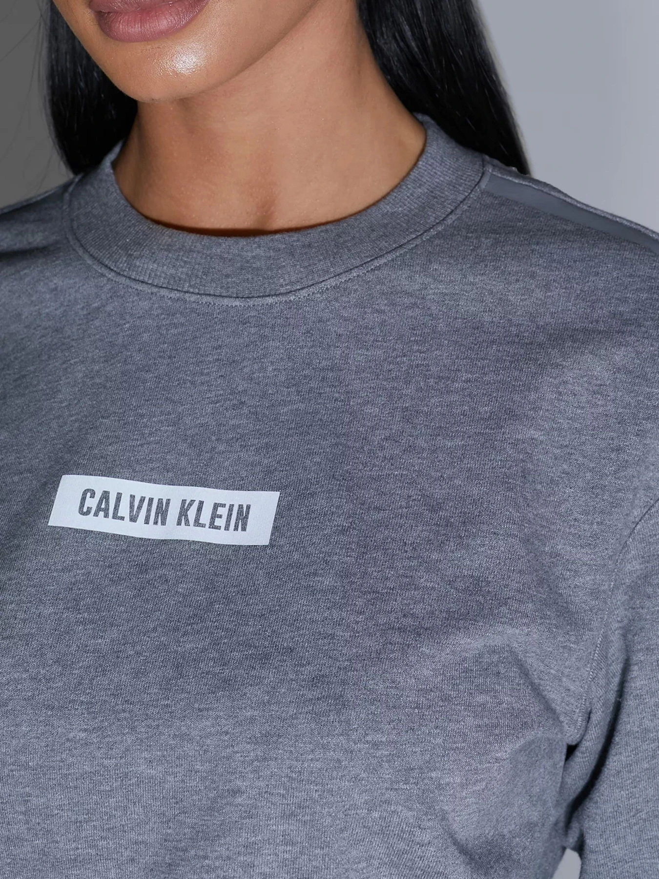 Худи и свитшоты Calvin Klein модель 00GWS1W302-077 Худи и свитшоты Calvin Klein модель 00GWS1W302-077 Фото