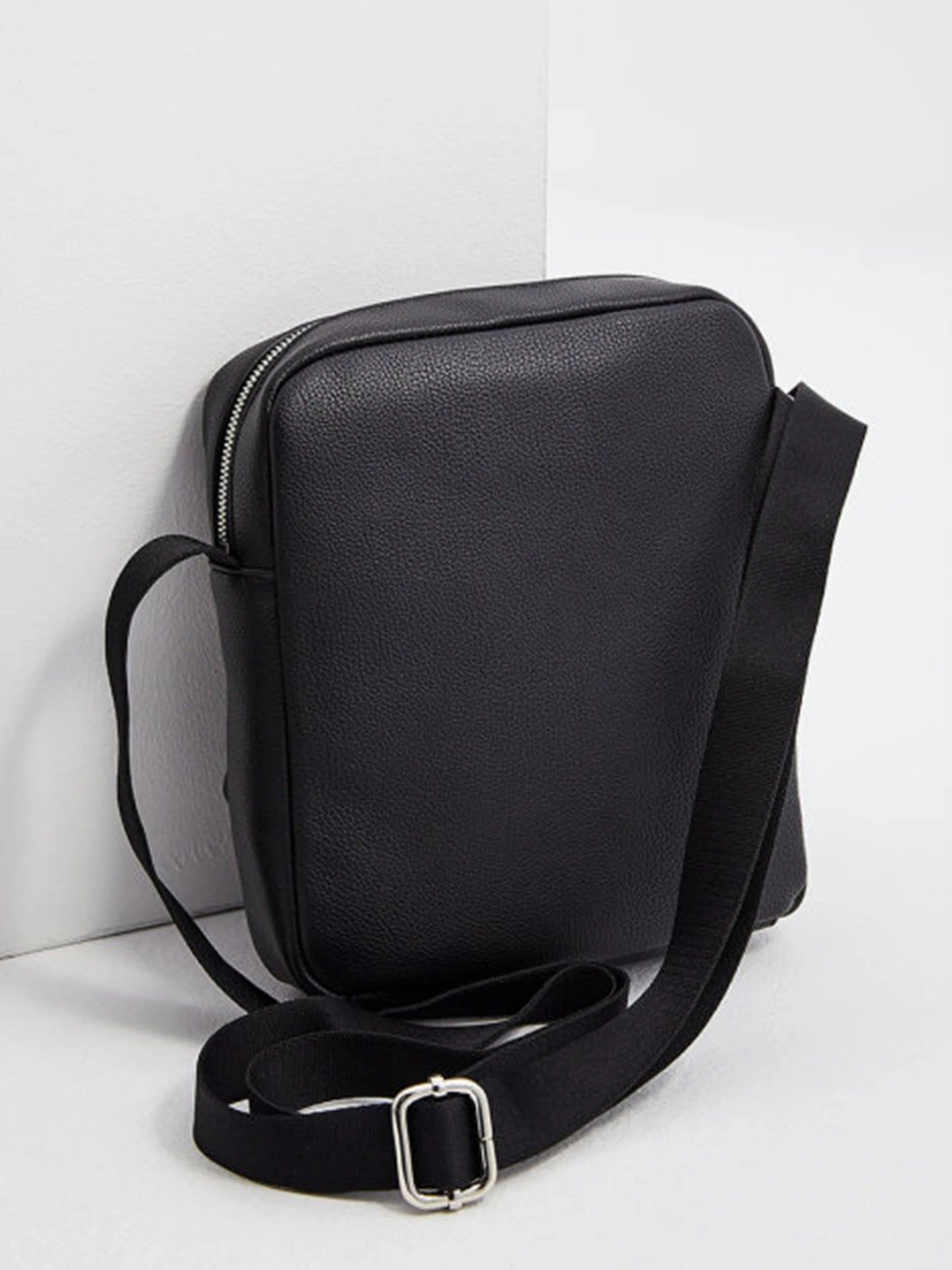 Сумки Calvin Klein модель K50K506384_BDS0 Фото