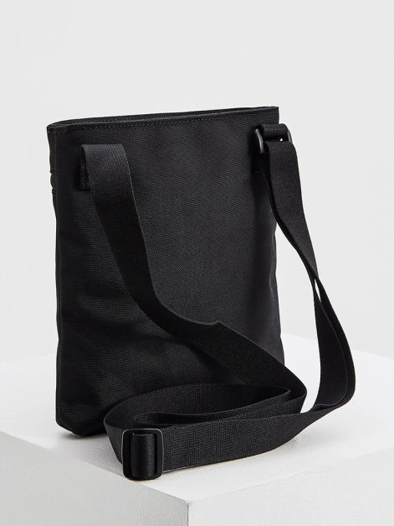 Сумки Calvin Klein модель K50K506470_BDS0 Фото