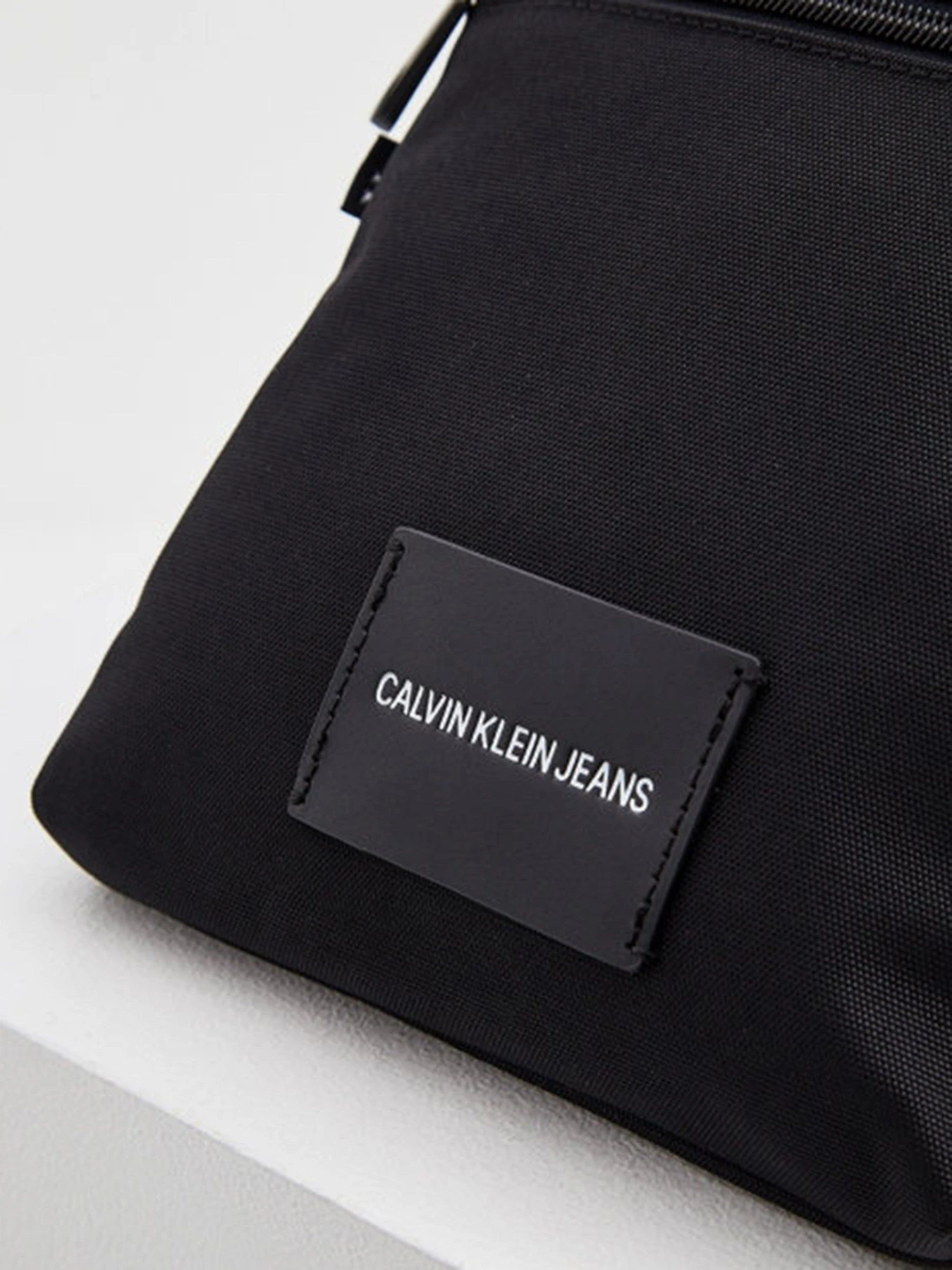 Сумки Calvin Klein модель K50K506470_BDS0 Фото