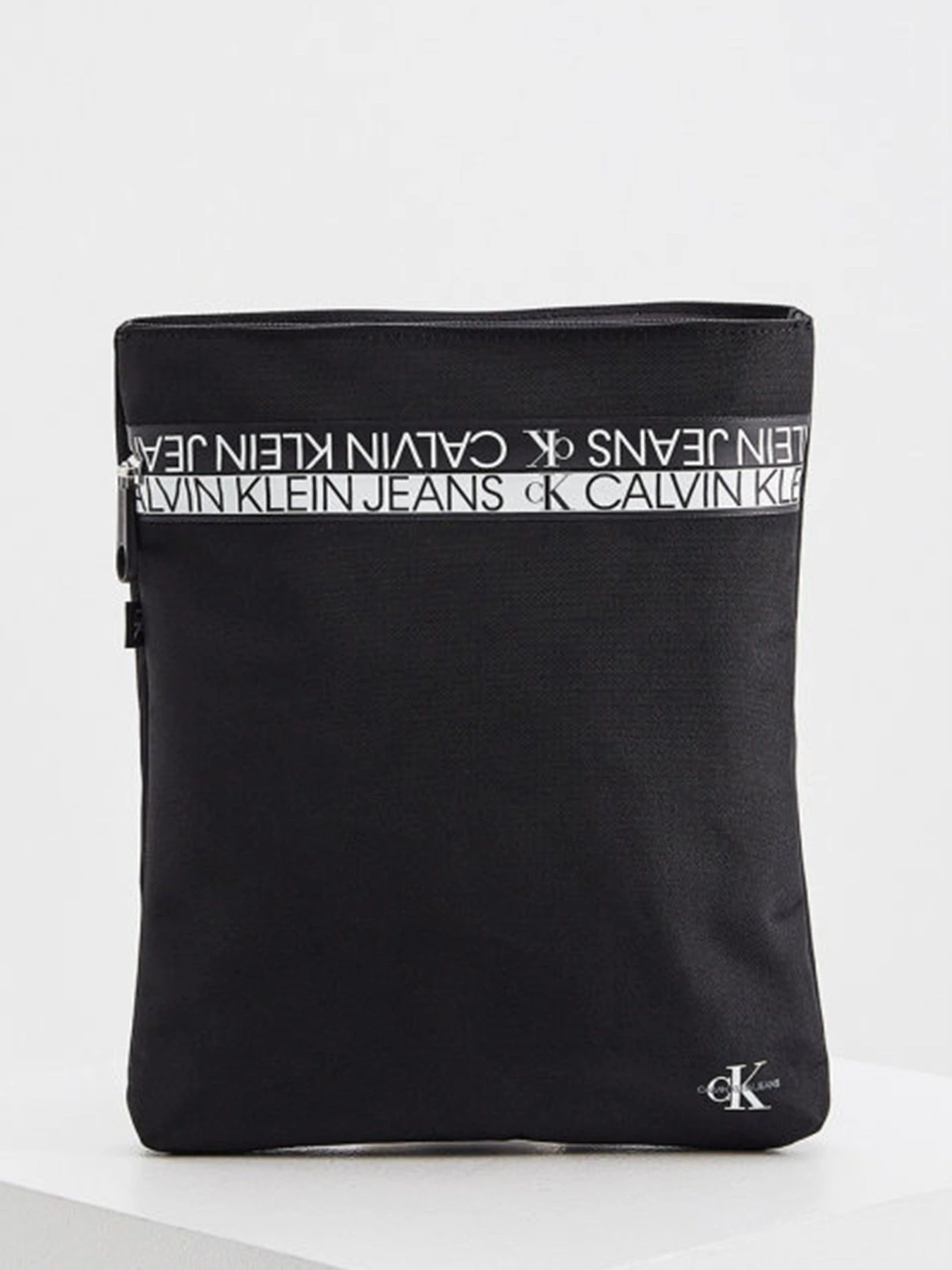 Сумки Calvin Klein модель K50K506539_BDS0 Фото